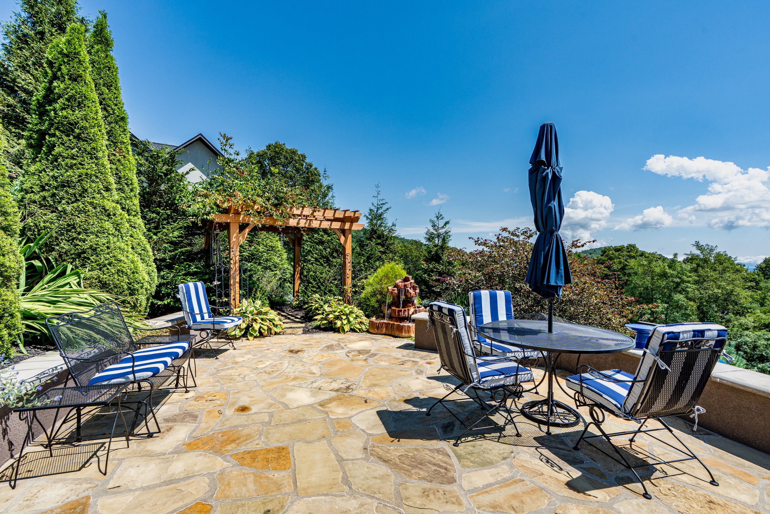 88 - 320 Summerset Drive - Real Estate Photography - MLS Size - Skywalker Air.jpg