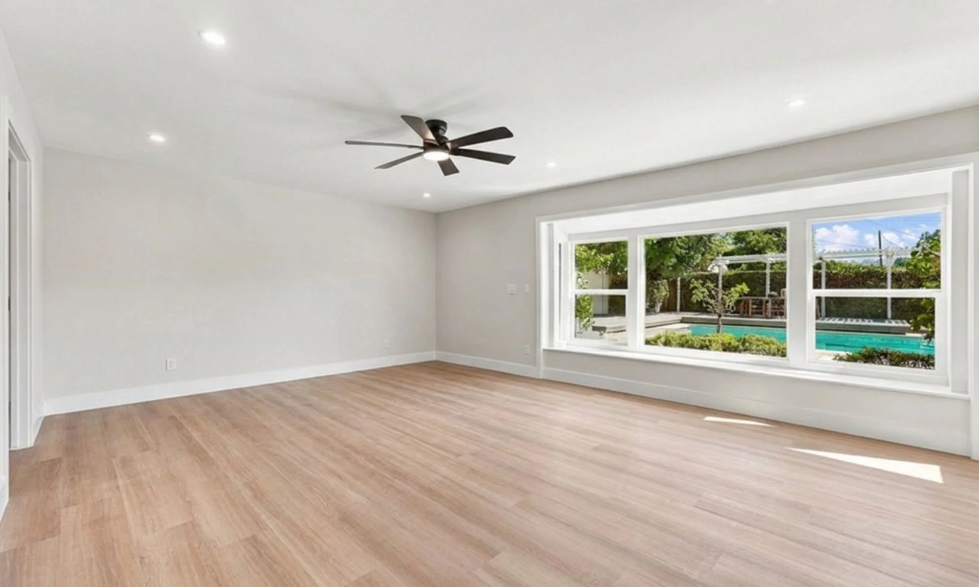 Kelly Rhee's North Tustin Listing in St Hubert Woods Estates, same primary room unstaged. Doesn't show the room with a King size bed showing how large the room is.