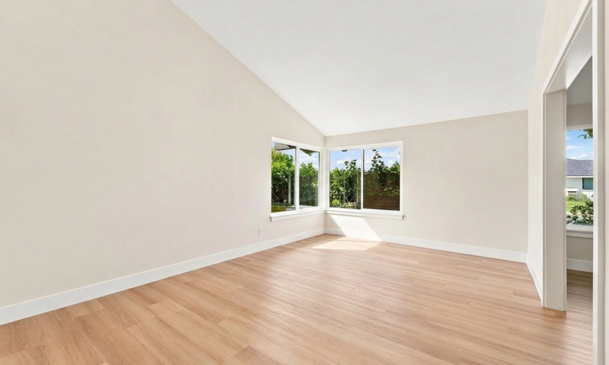 Same formal dining in Kelly Rhee's North Tustin Listing unstaged. Most buyer's can't visualize the large dining table and the feel of the room without the staging.