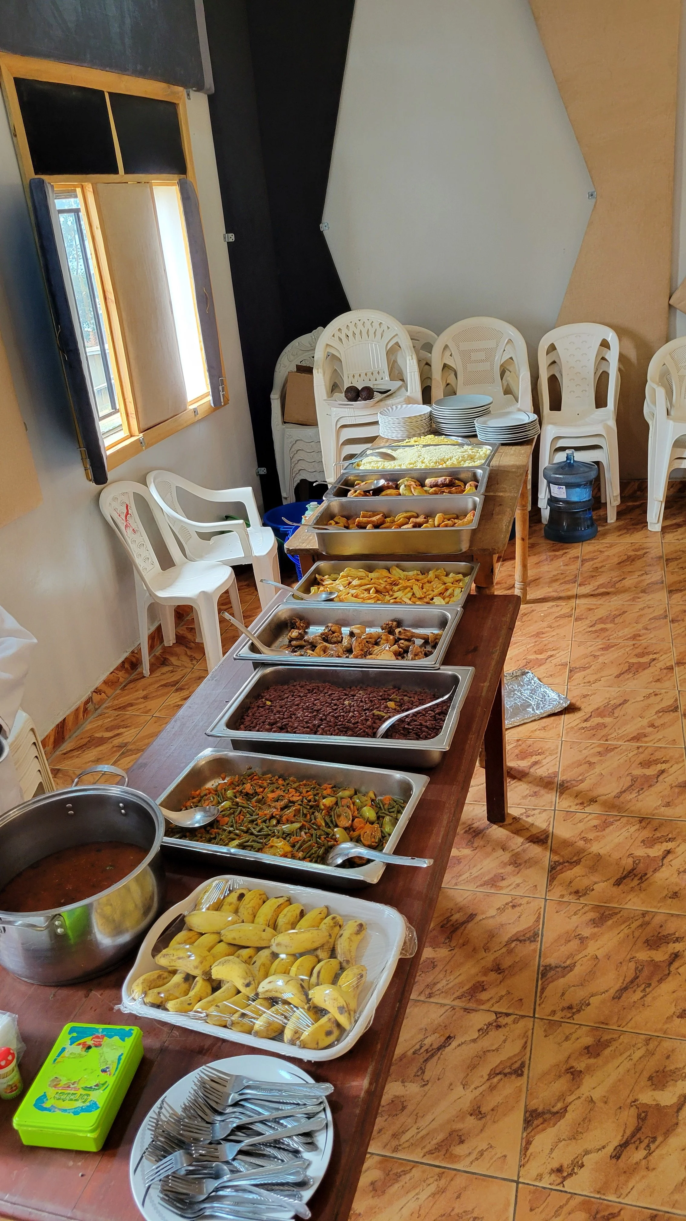 Picture of a typical lunch.