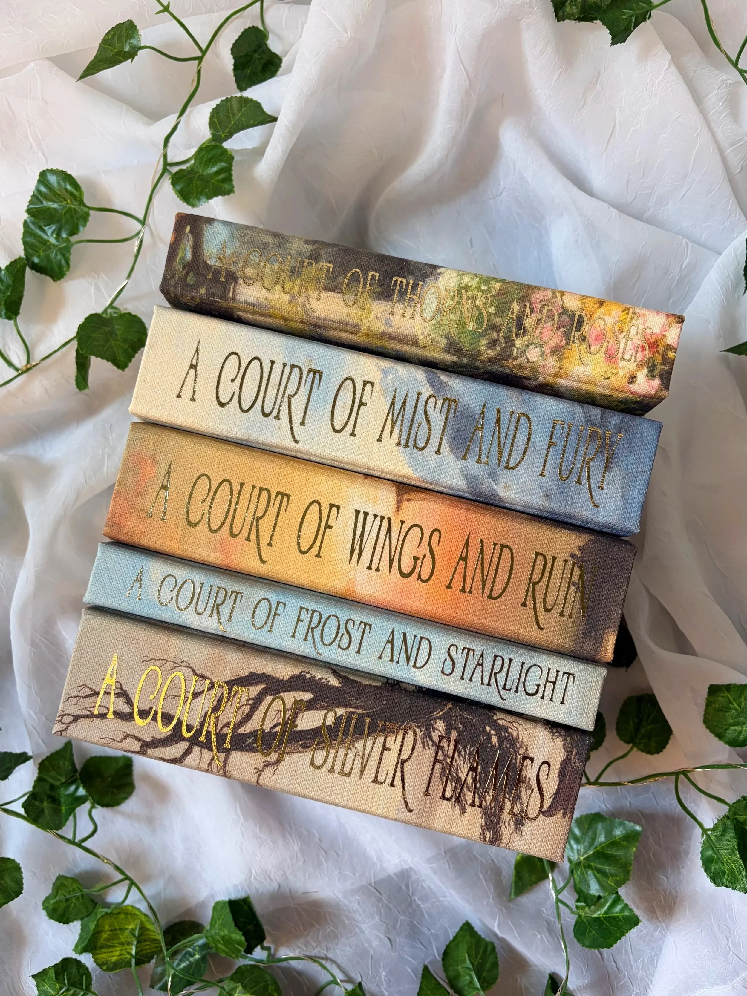 A Court of Thorns and Roses Set