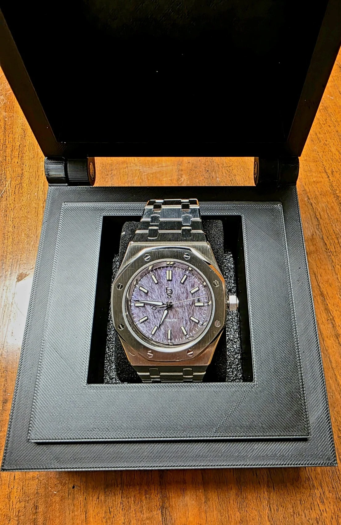 Box Mark I and The Amethyst.jpg
