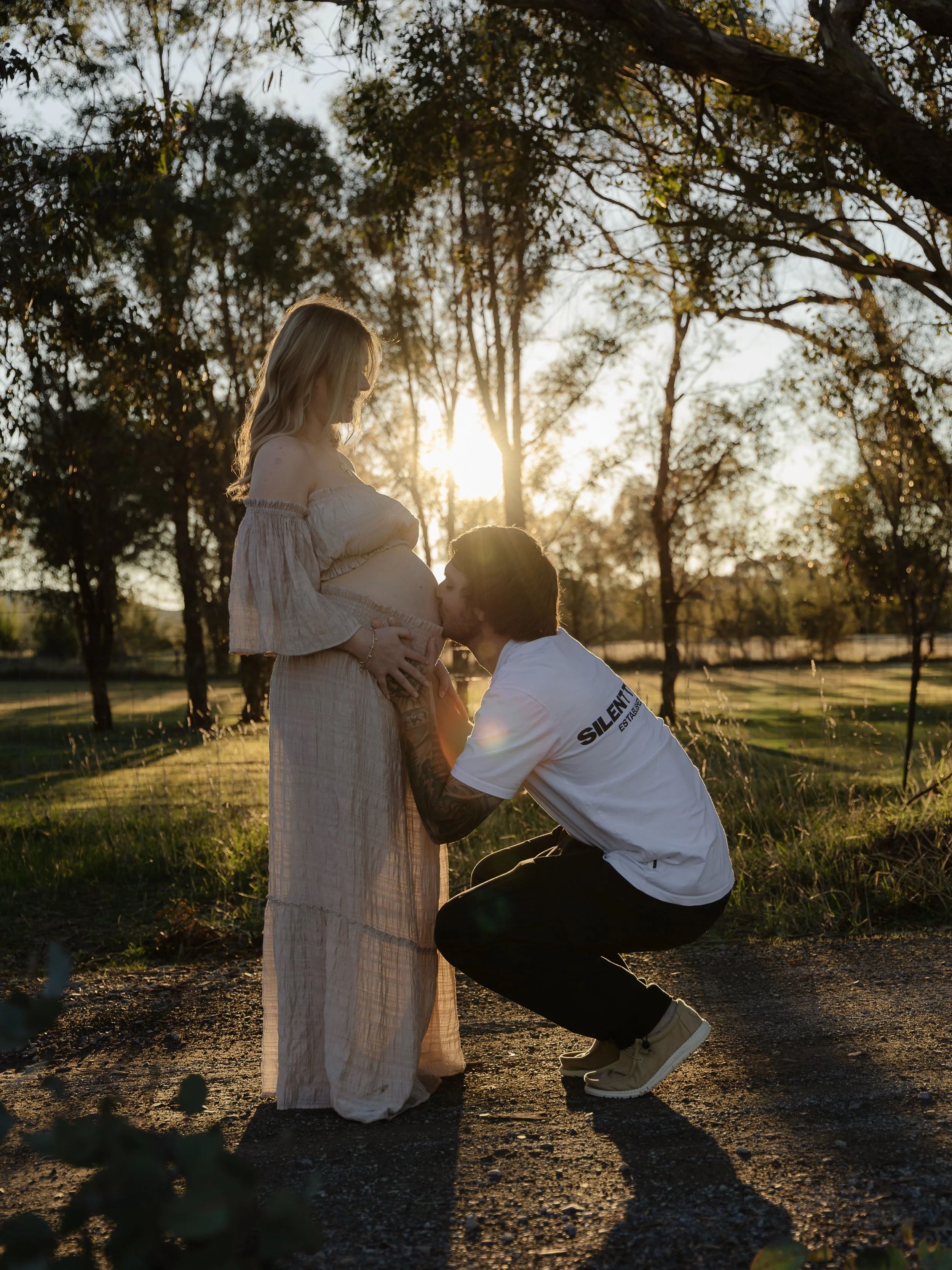 Throwing it back to this golden hour maternity session that I&rsquo;m still just as obsessed with now as I was then. 🥹

A little thing you might not know about booking a maternity session with me: I&rsquo;ll reach out before your session and offer t
