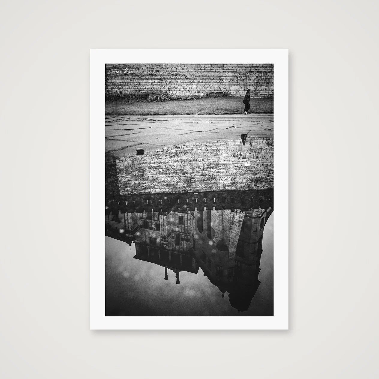 shot_table_bc592ff3_365f009c.jpg