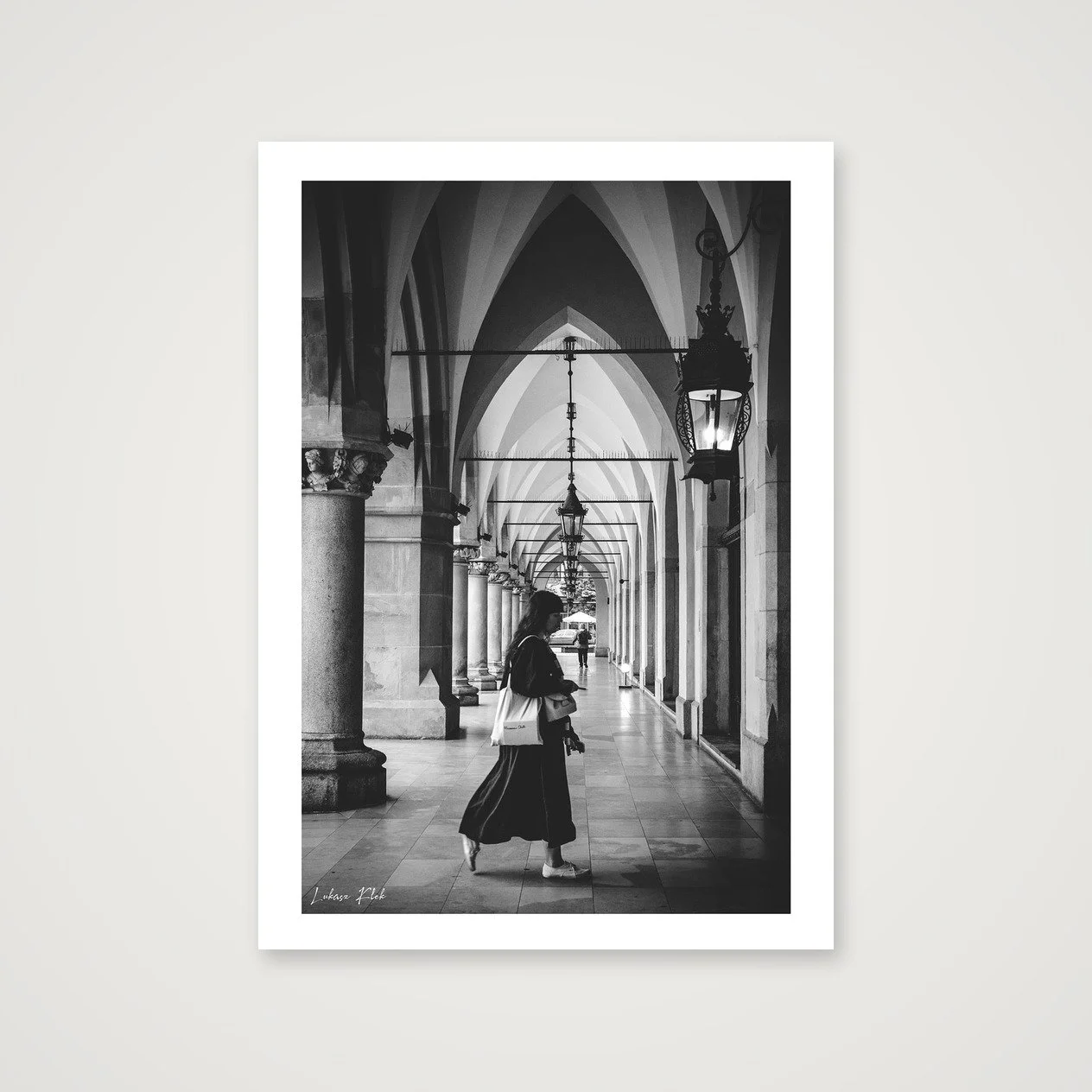 shot_table_a611664a_0ad3585e.jpg