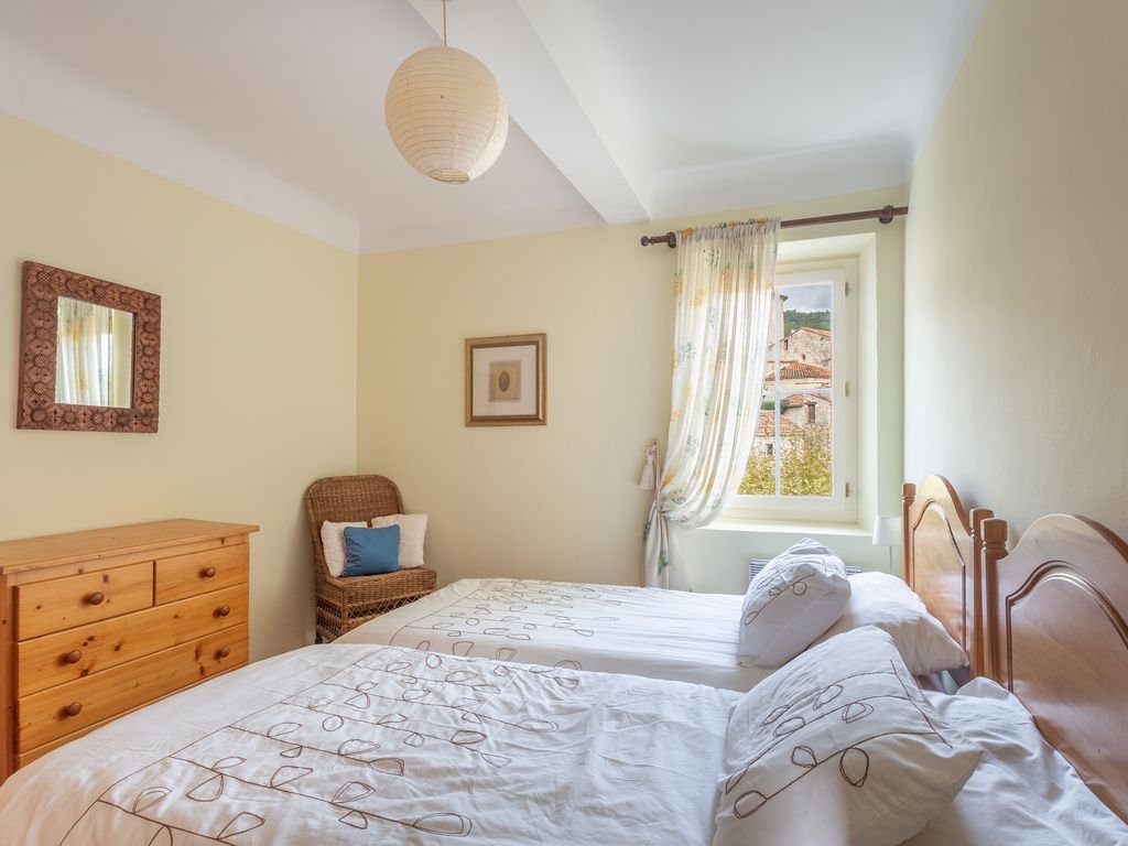 Twin Bedroom (Fourth Floor)