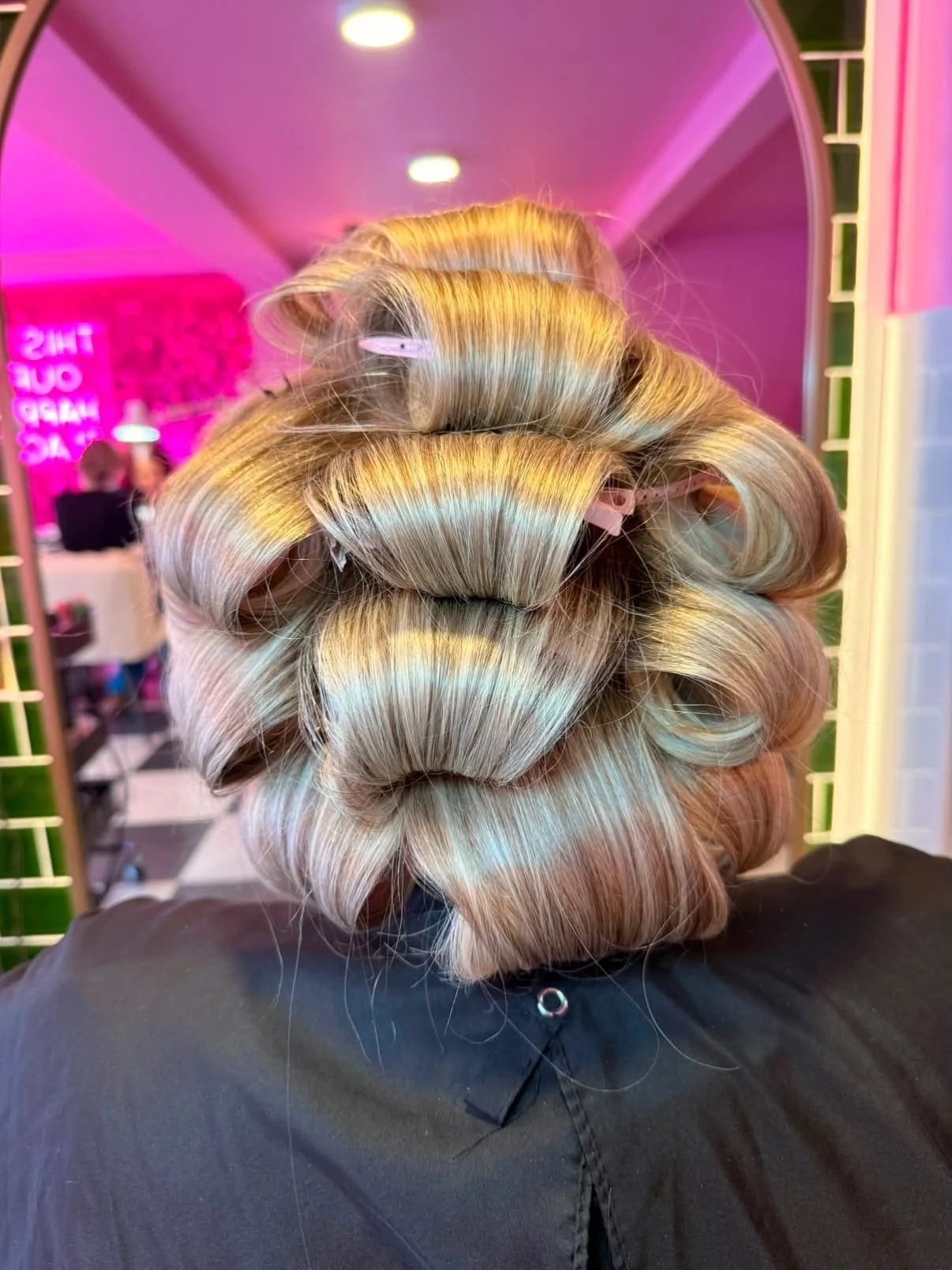 bouncy blowdry .jpg