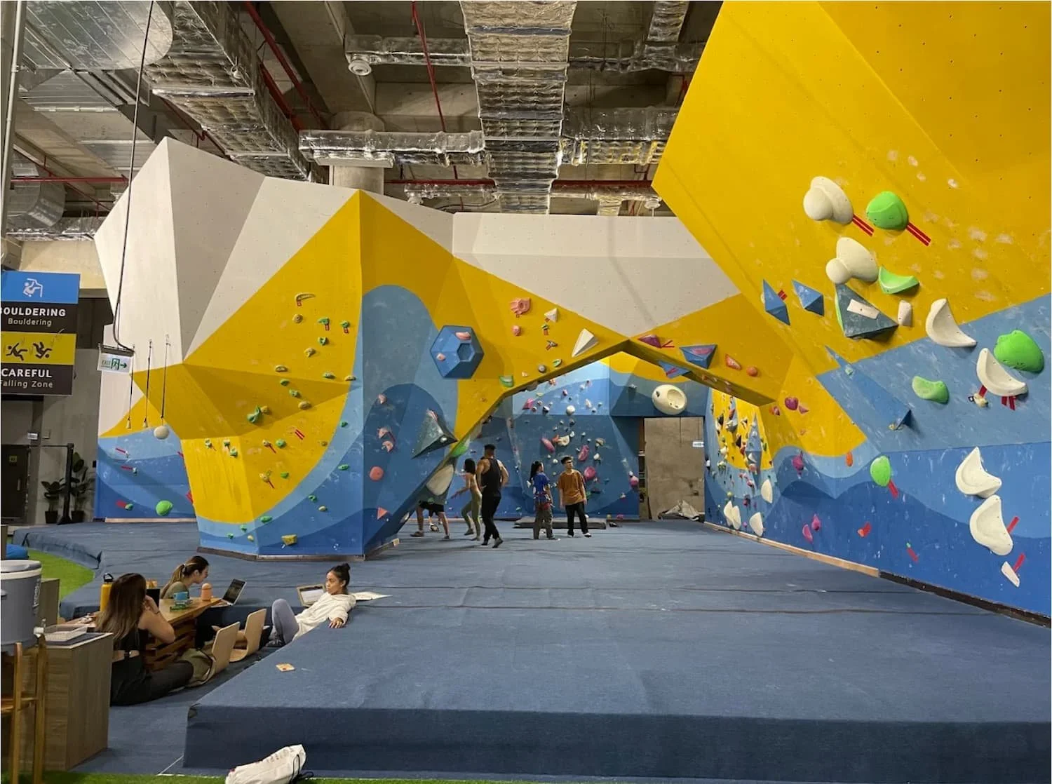 Boulder Park, Center Piece, Crescent Wall Push Climbing