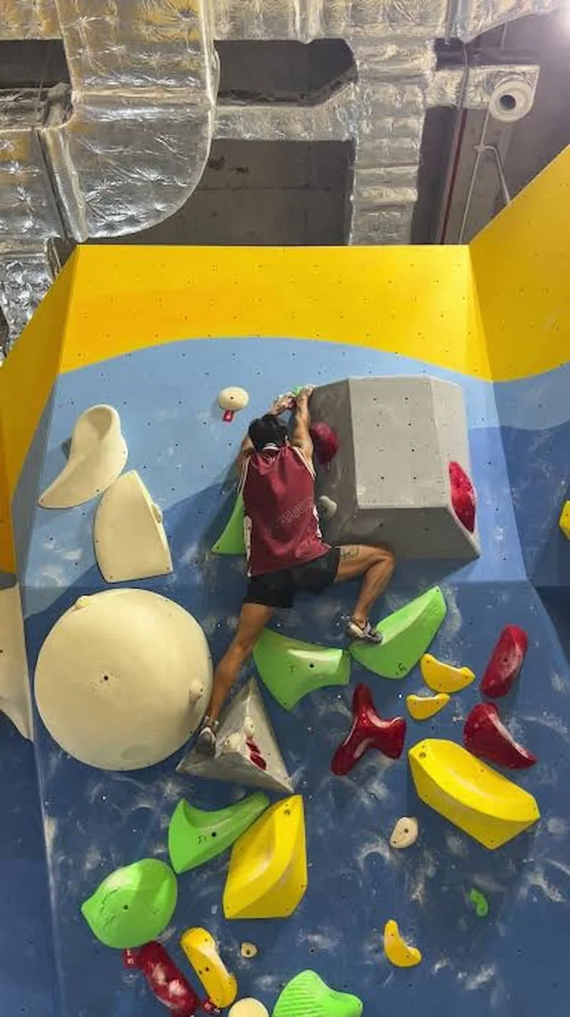 Crossroads Boulder Push Climbing 