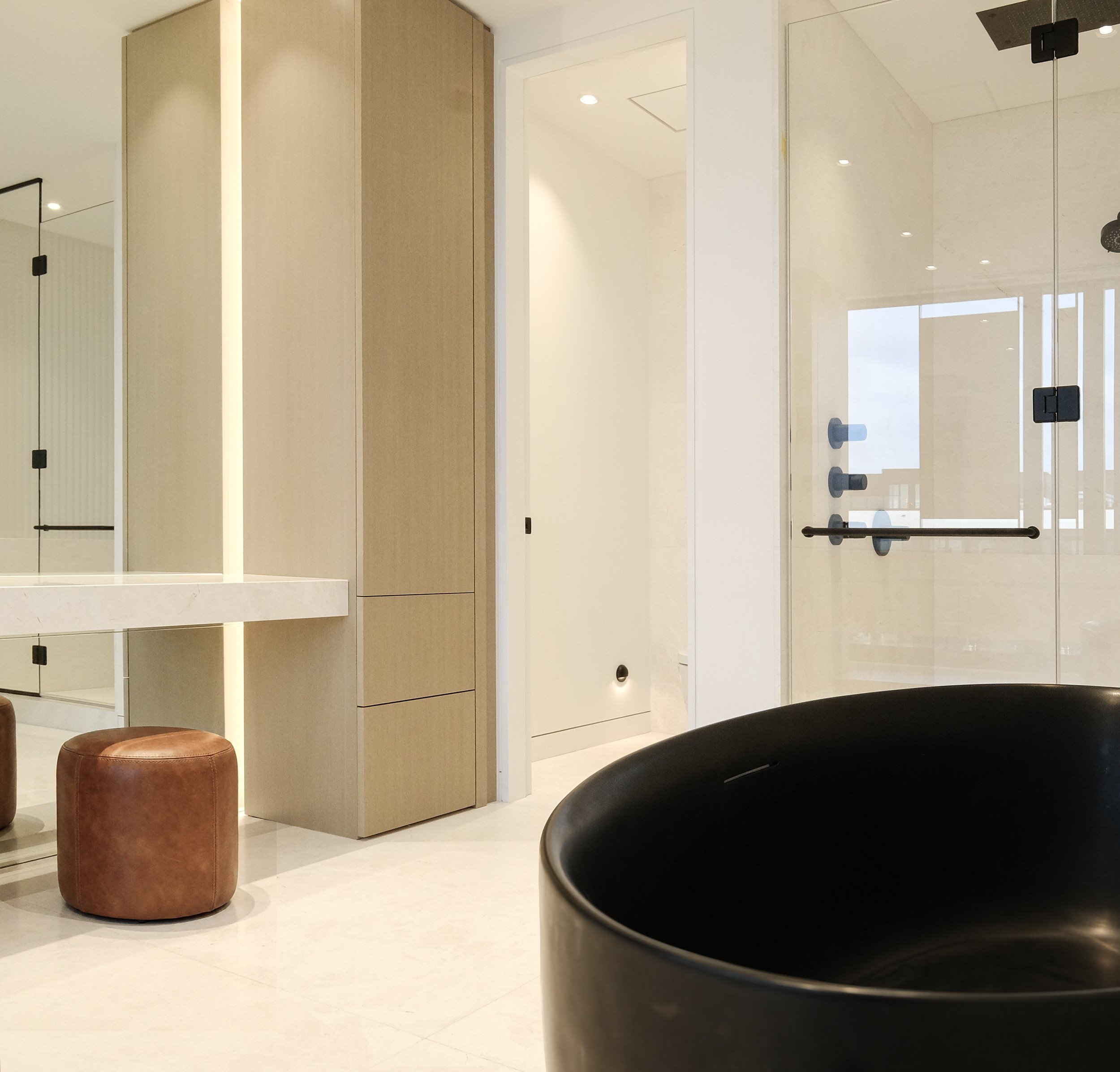 Vanilla primary bathroom by Chrome Design, a luxury residential interior in Montreal