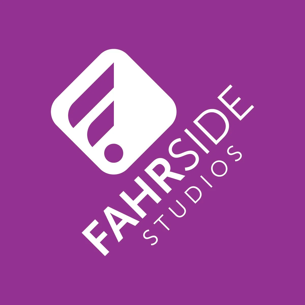 Fahrside Studios has a brand-new site! It's official - and live, with original artwork, prints, photography, seasonal creations, past work, commission info, upcoming events, and more.

Not only can you view my work easier, there's more of it - and I 