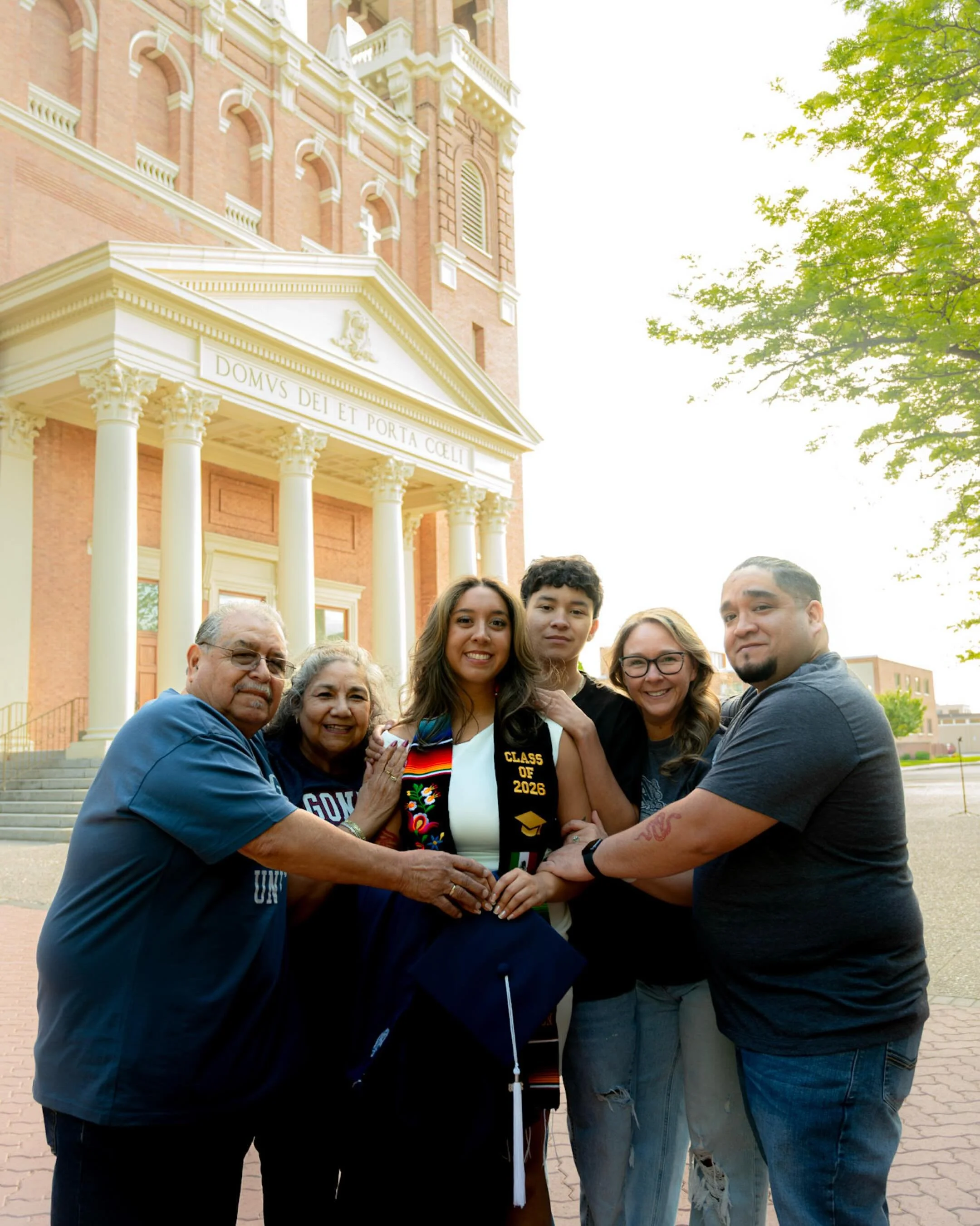 Might dabble in more family sessions, this one was so special with Deidra and hers 🤍
-
#photographer #familyphotosession #creaate #graduationphotographer #WAPhotographer