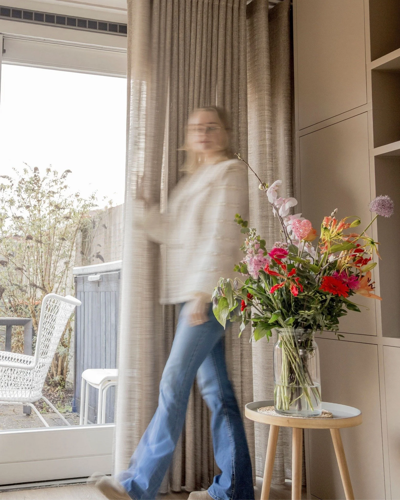 GORDIJNEN | DE FINISHING TOUCH VAN JE INTERIEUR

Gordijnen doen zoveel meer dan alleen het raam aankleden.

Ze brengen warmte en sfeer in huis, verbinden verschillende elementen met elkaar en zorgen ervoor dat een interieur &eacute;cht af voelt. Daar