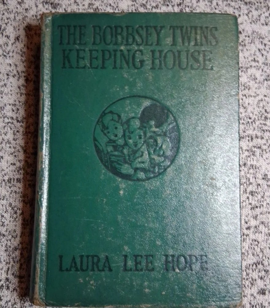 The Bobbsey Twins Keeping House (Vintage, 1925) by: Laura Lee Hope