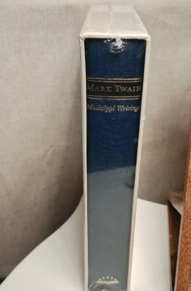 Mississippi Writings: The Adventures of Tom Sawyer. Life on the Mississippi. Adventures of Huckleberry Finn. Pudd'nhead Wilson by: Mark Twain