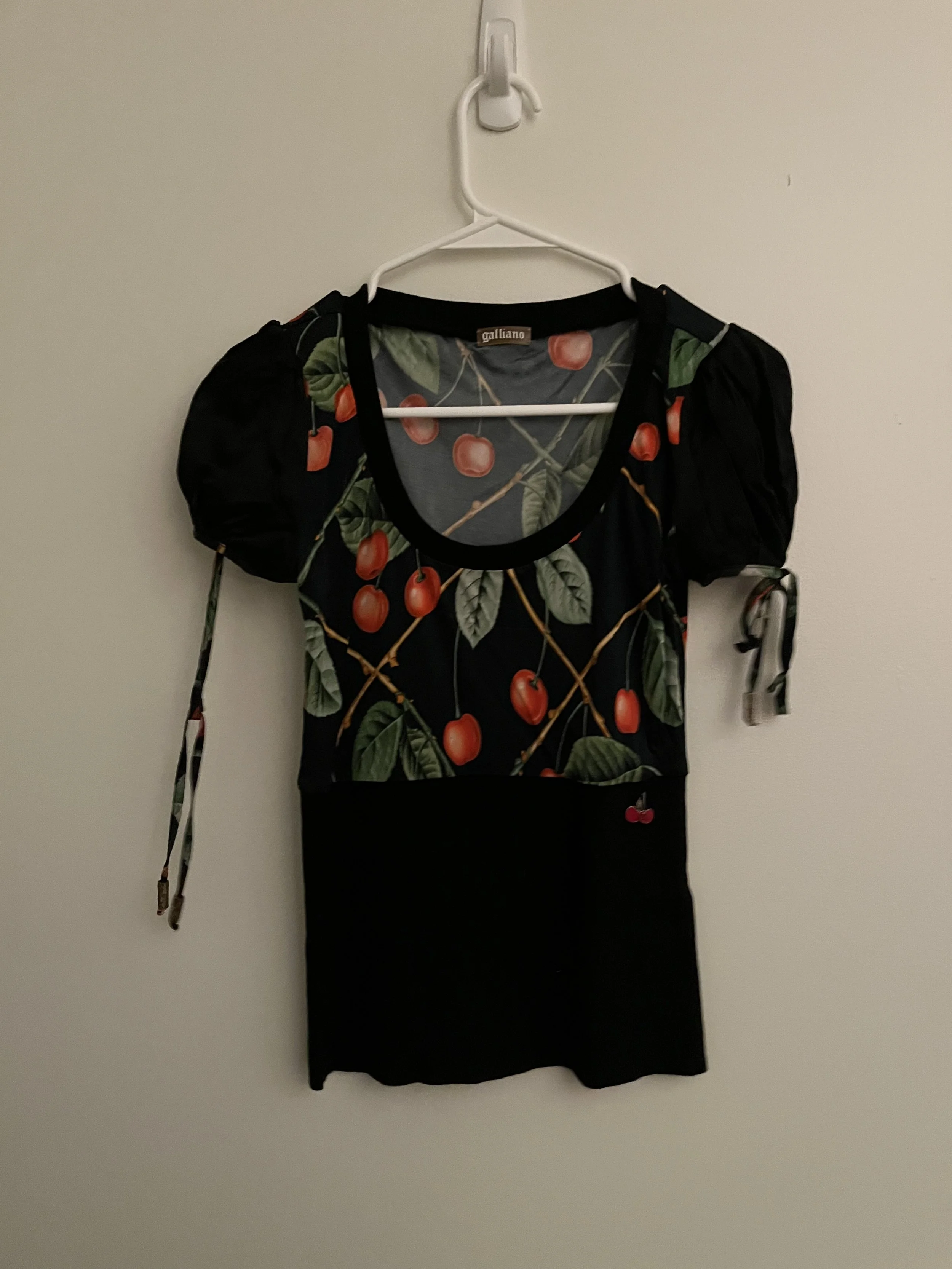 Galliano Cherry Top