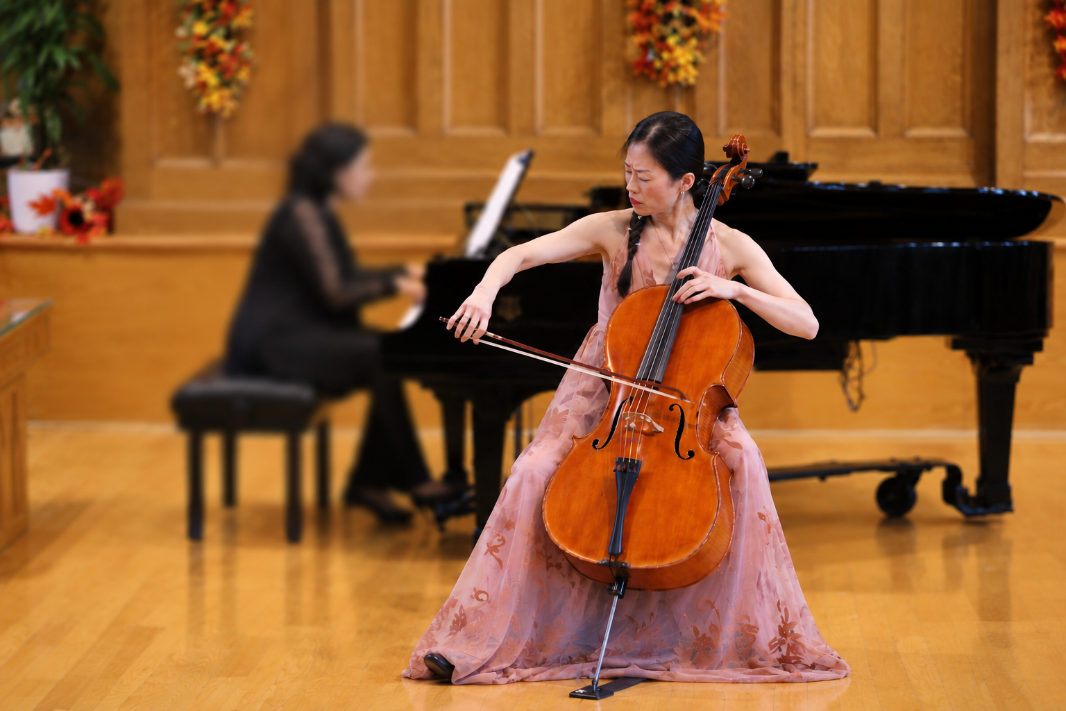 Le Shi-Soddu performing cello with piano