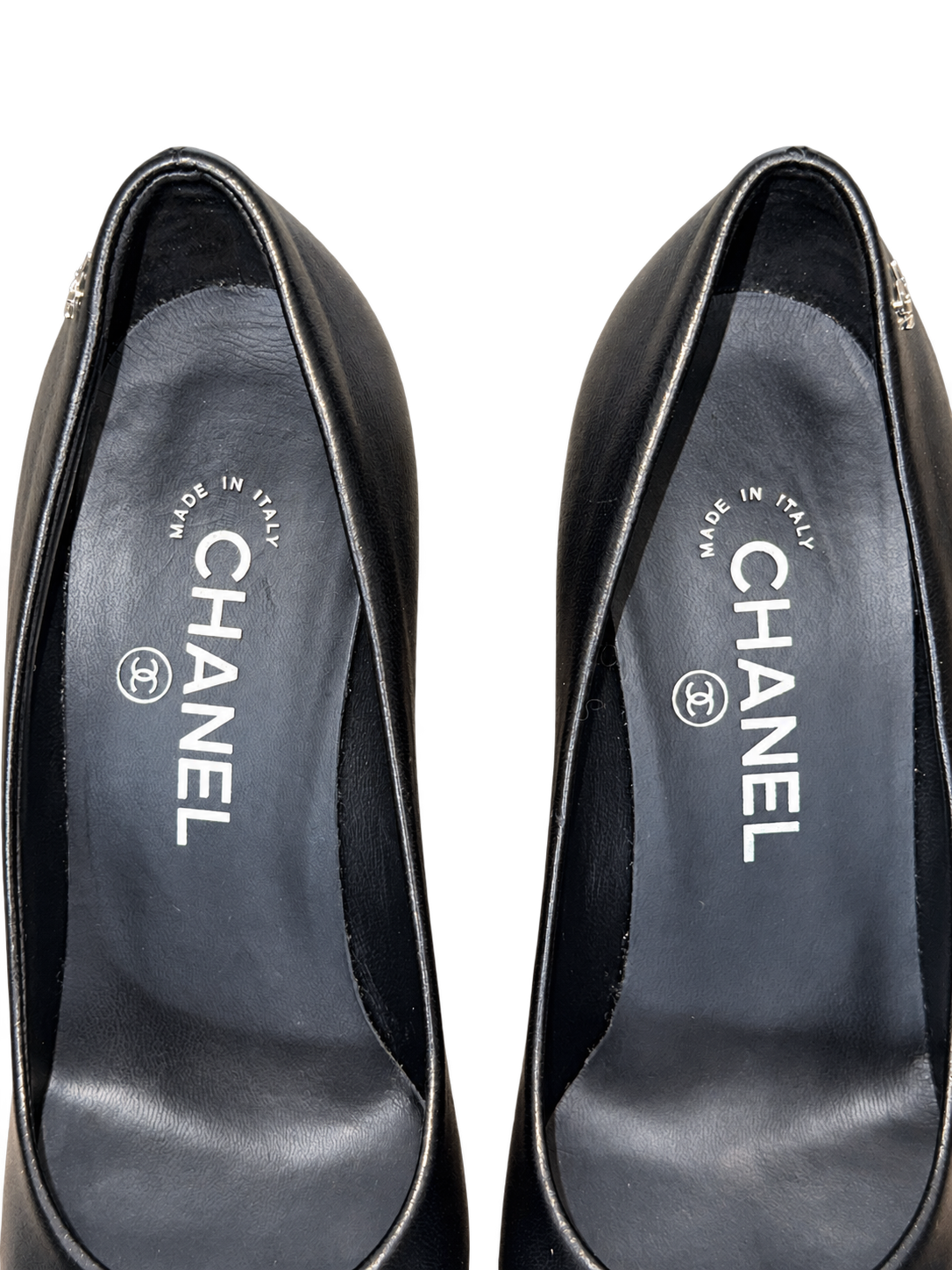 Chaussures en cuir sur fond transparent-9.png