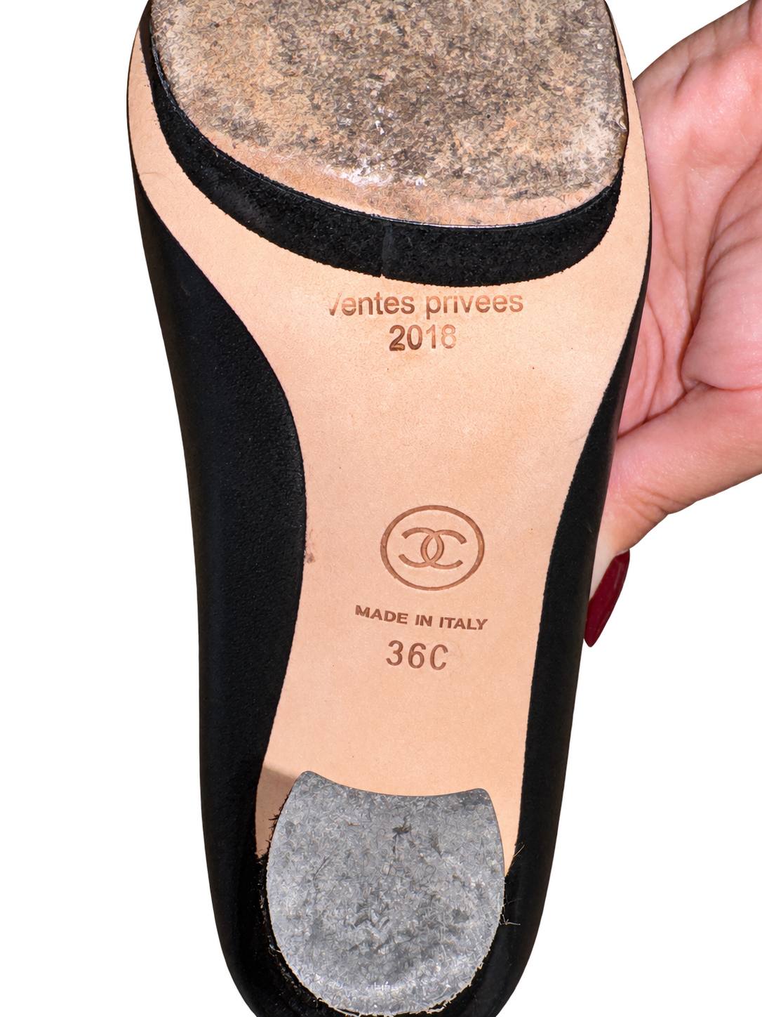 Chaussures en cuir sur fond transparent-4.png