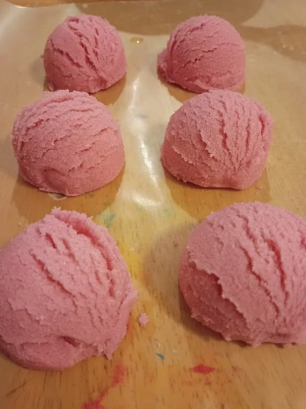 Strawberry Ice-cream Bath Truffles