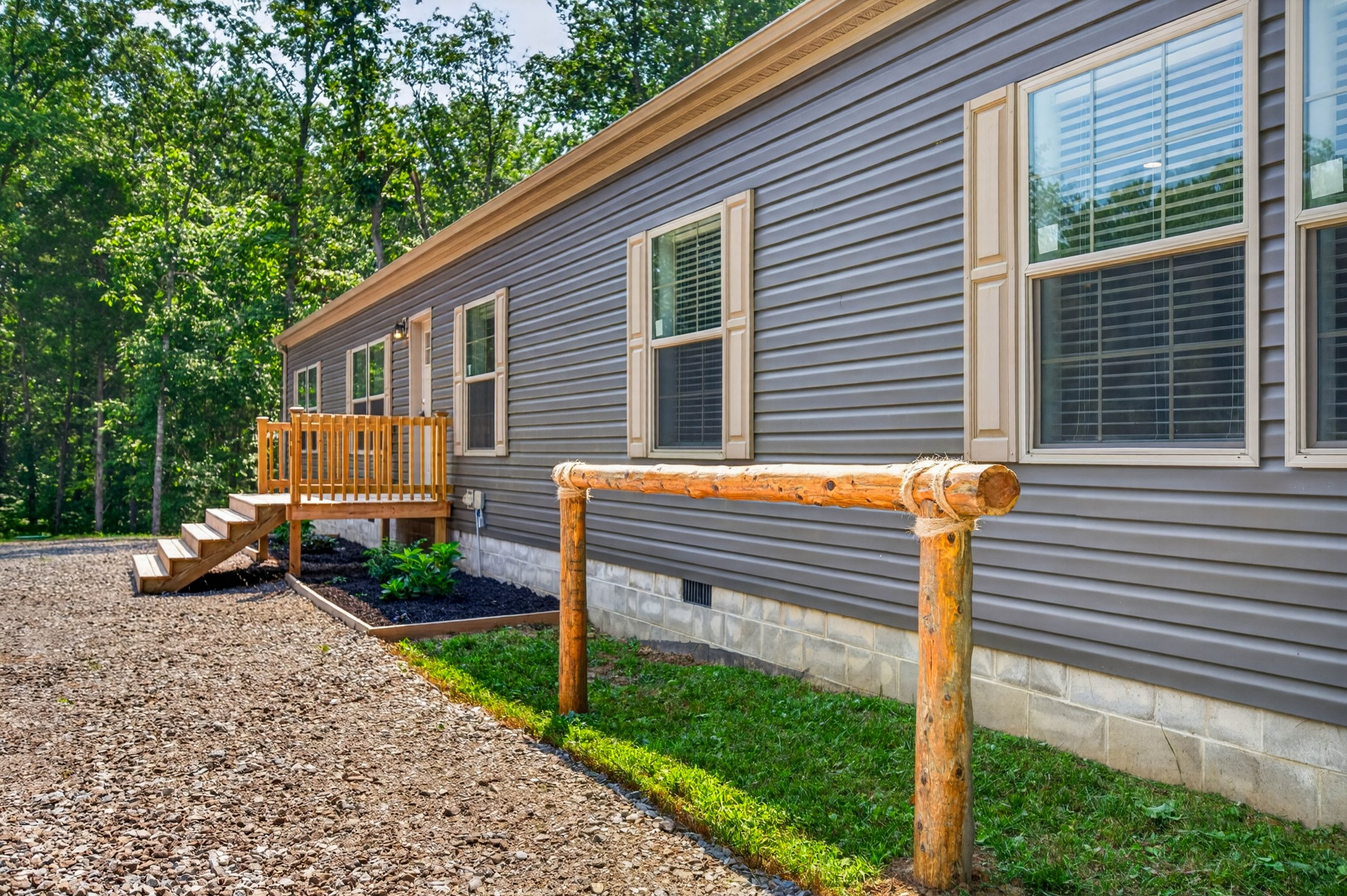 ThreeRidges-HouseExt-Front_2.jpg