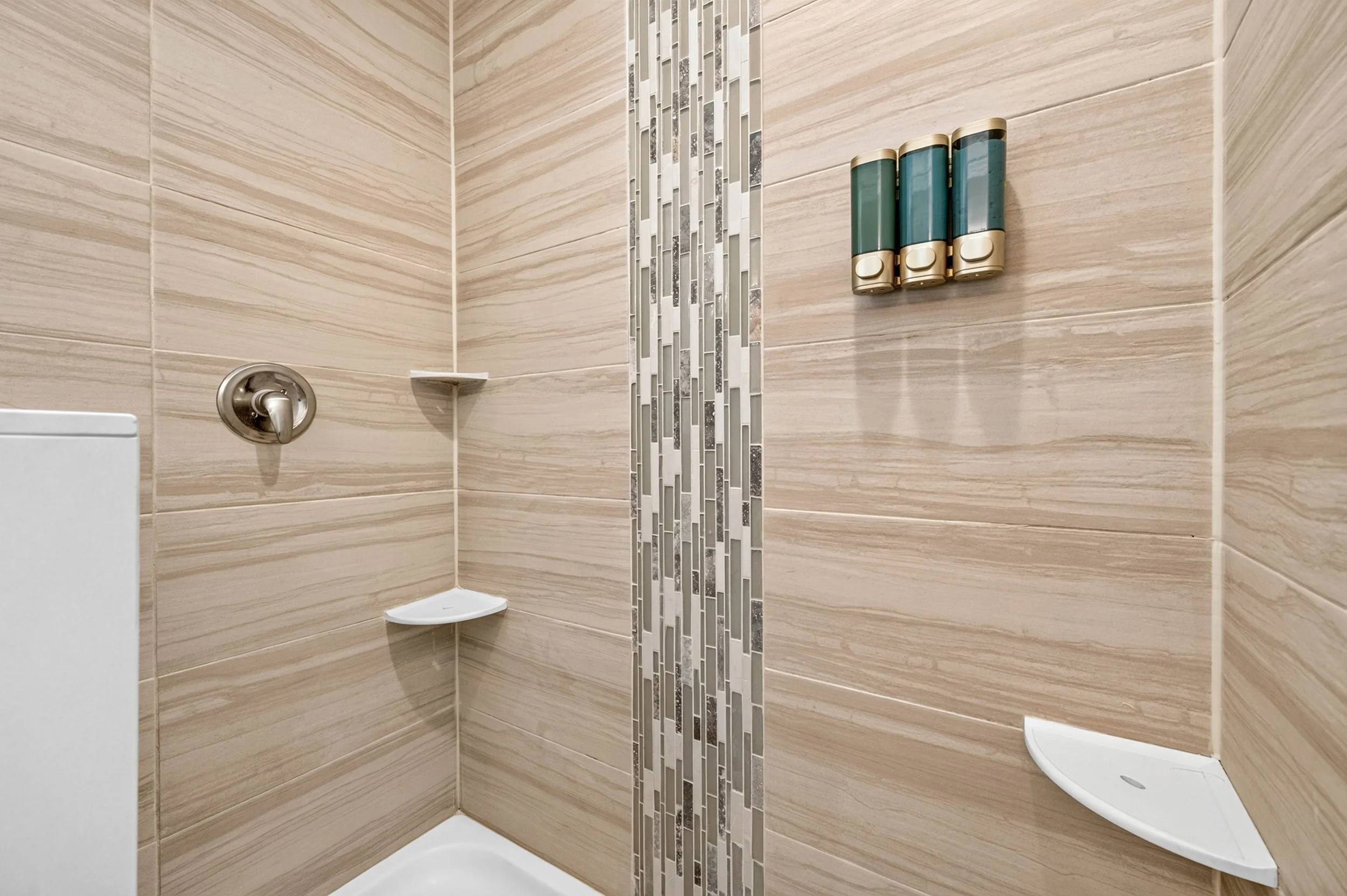 MasterBathroom_2.jpg