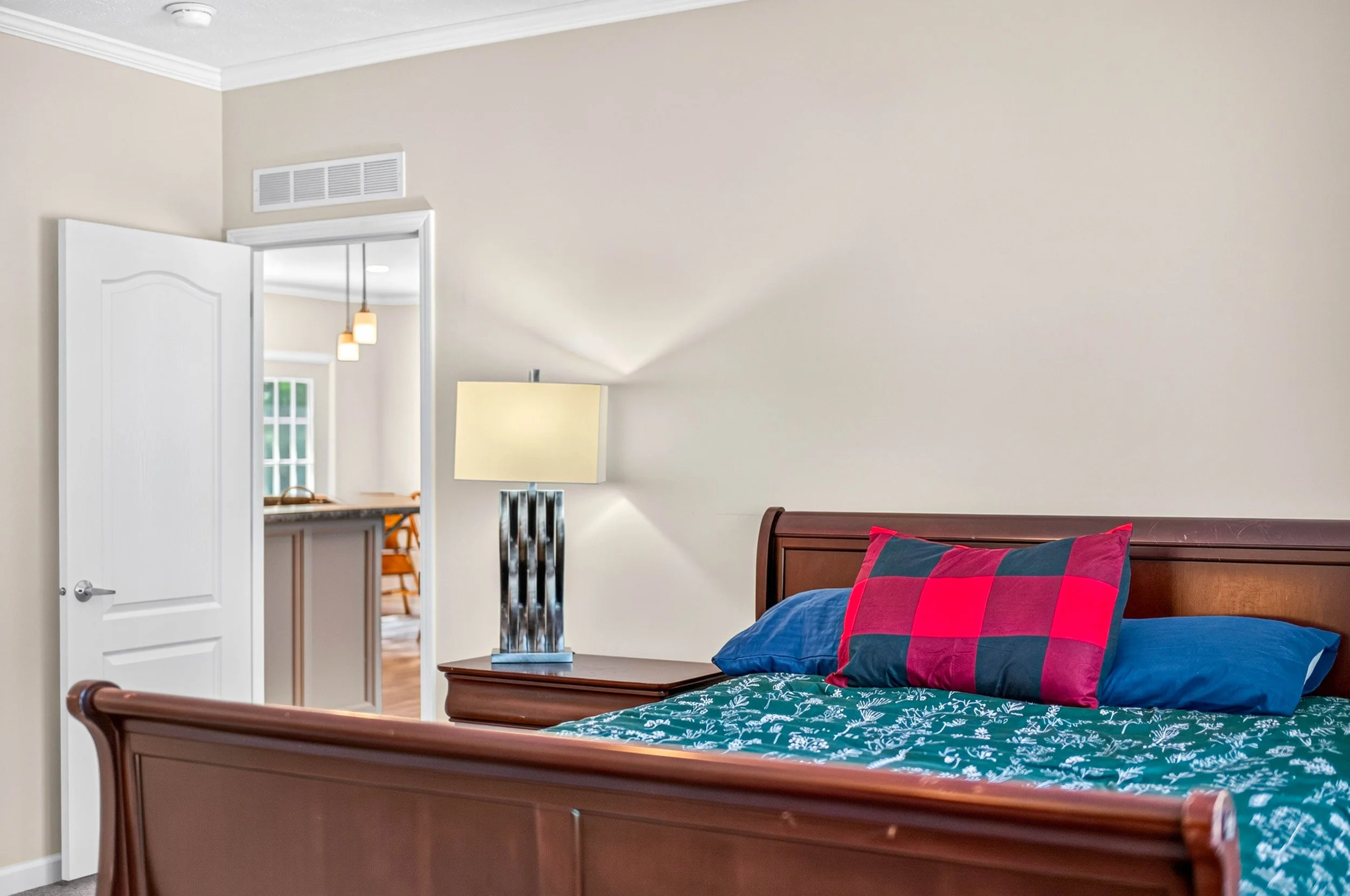 MasterBedroom_2.jpg