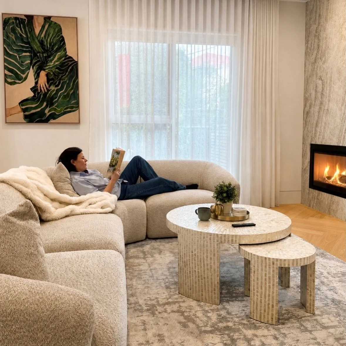 Slow afternoons, a cozy fire with a good book, and nowhere else to be. 

Welcome to Horizon House. 

#HorizonHouseElwood #ElwoodAccommodation #LuxuryStayMelbourne #MelbourneAccommodation #MelbourneAirbnb