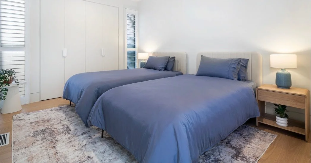 Made for family moments.
Twin beds for siblings, cousins or friends. A spacious master suite with room for a cot. Luxury that welcomes every generation.
.
.
.
.
.
#HorizonHouseElwood #StayHorizonHouse #LuxuryStay #VisitMelbourne #luxuryaccommodation