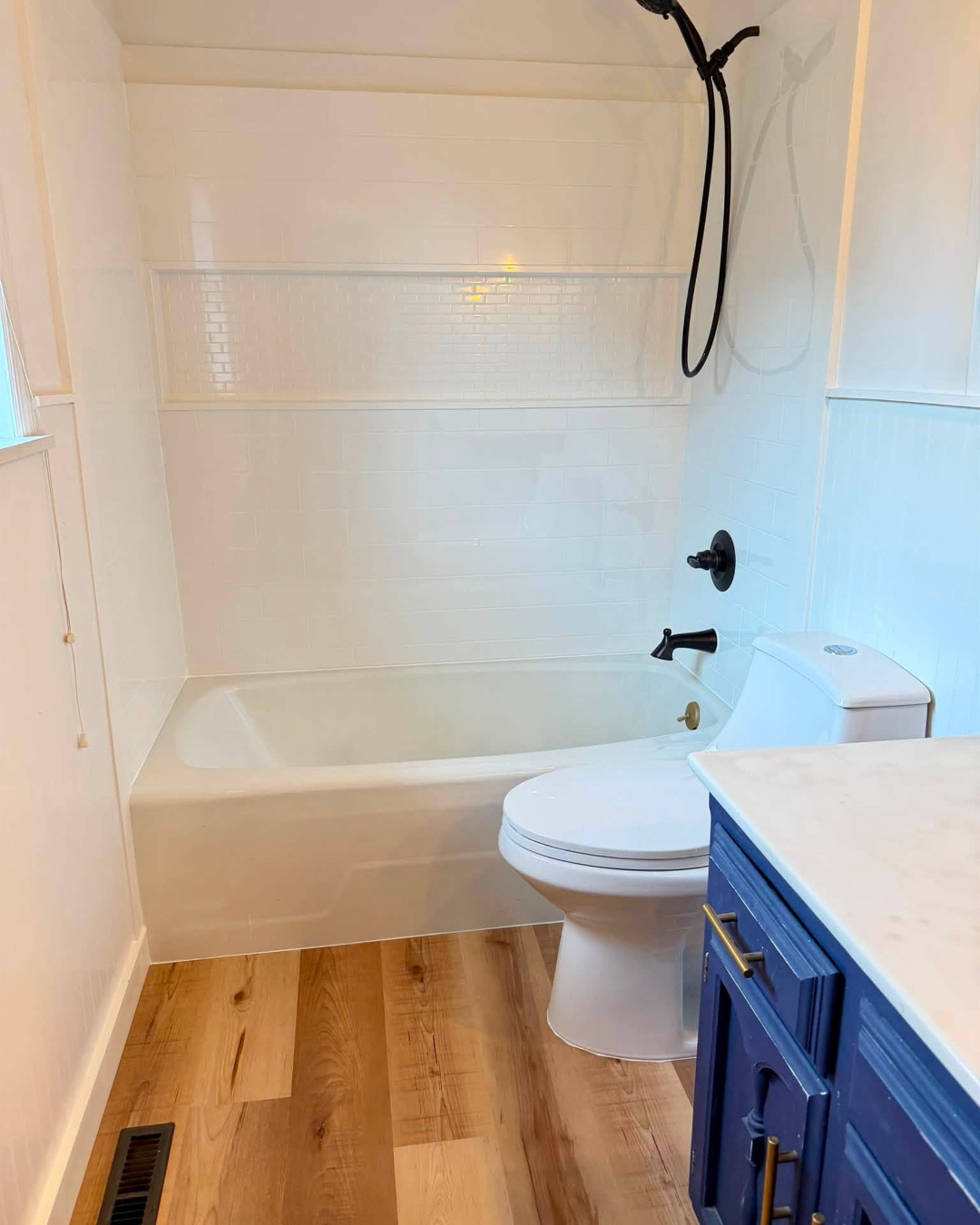 MAAX NexTile 30-in L x 30-in D x 60-in H White 4 -Piece Direct to Stud Bathtub Surround