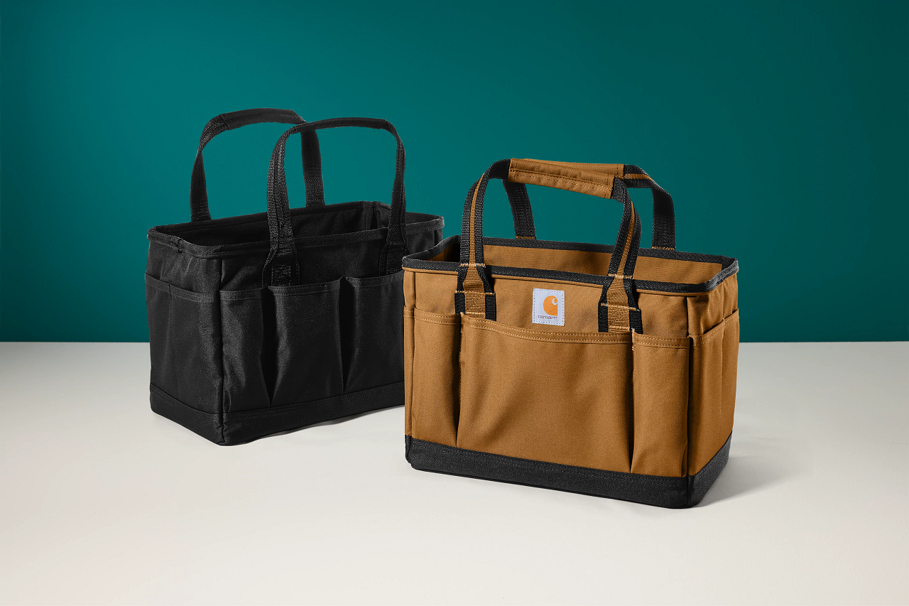 CT89121325_Black-CT89121325_CarharttBr_GH26_GiftGuideHoliday_Editorial_Product.png