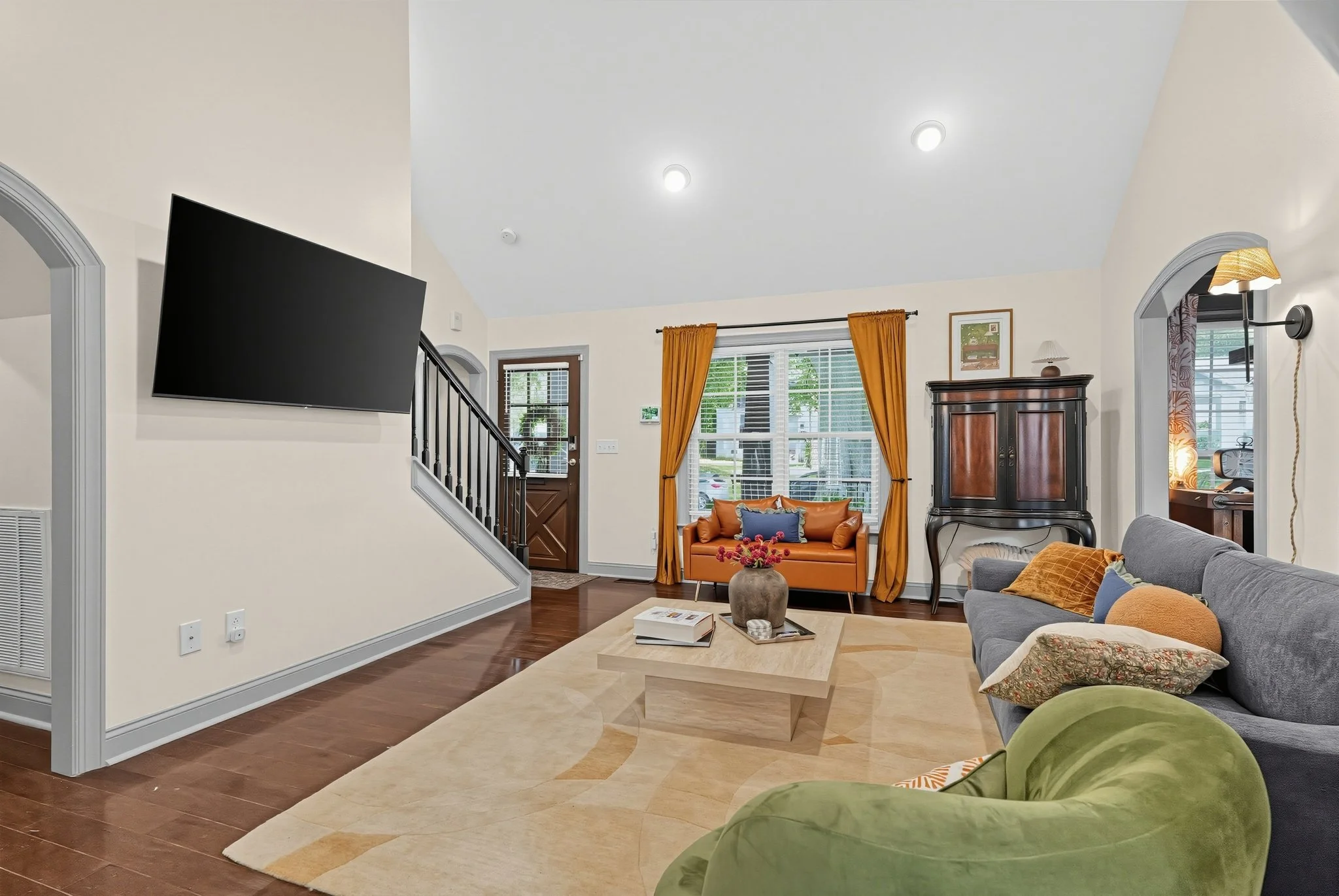 18_2327_Pinckney_Ave-Living_room-6274.jpg