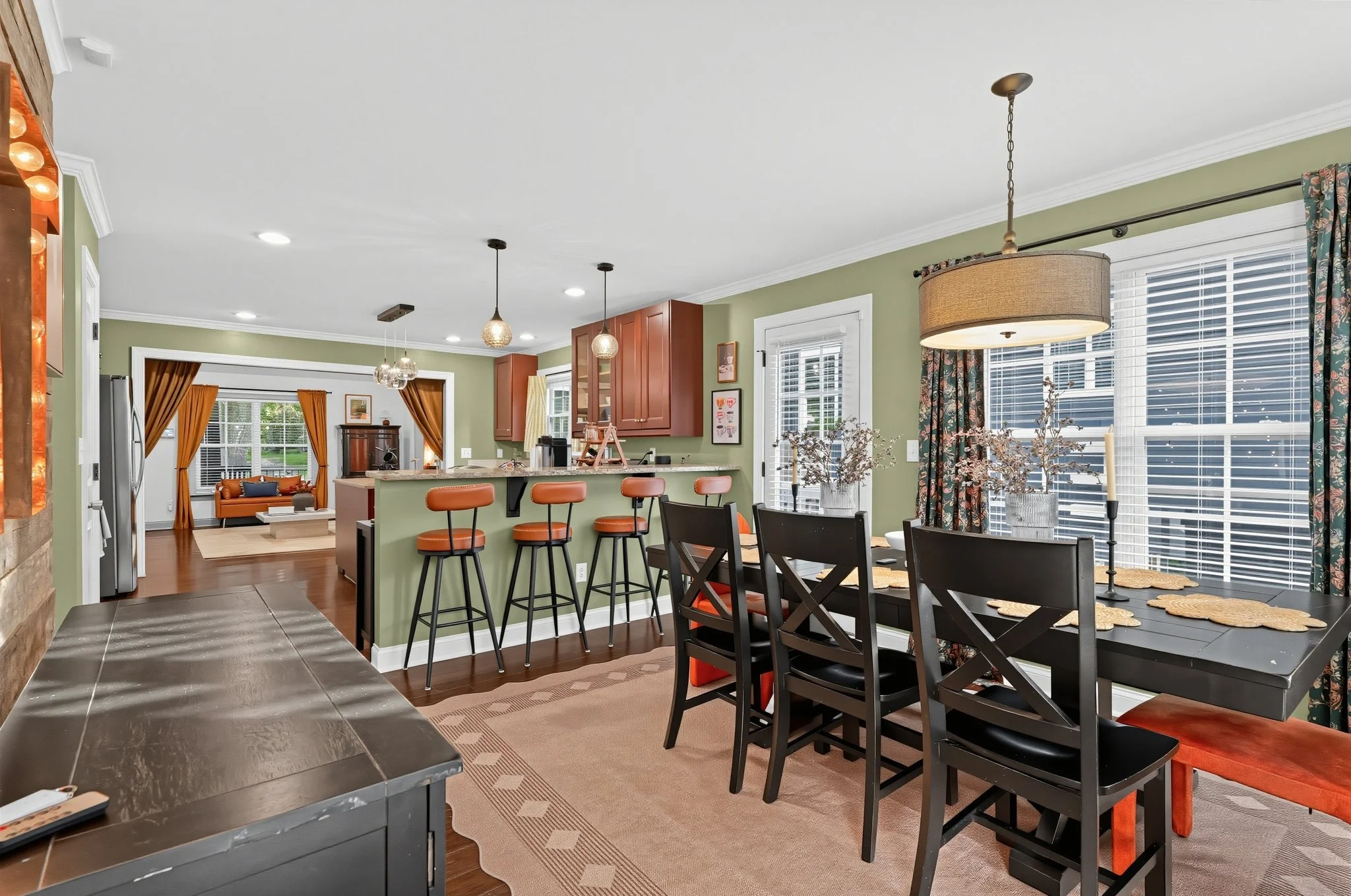 24_2327_Pinckney_Ave-Dining_room-6358.jpg