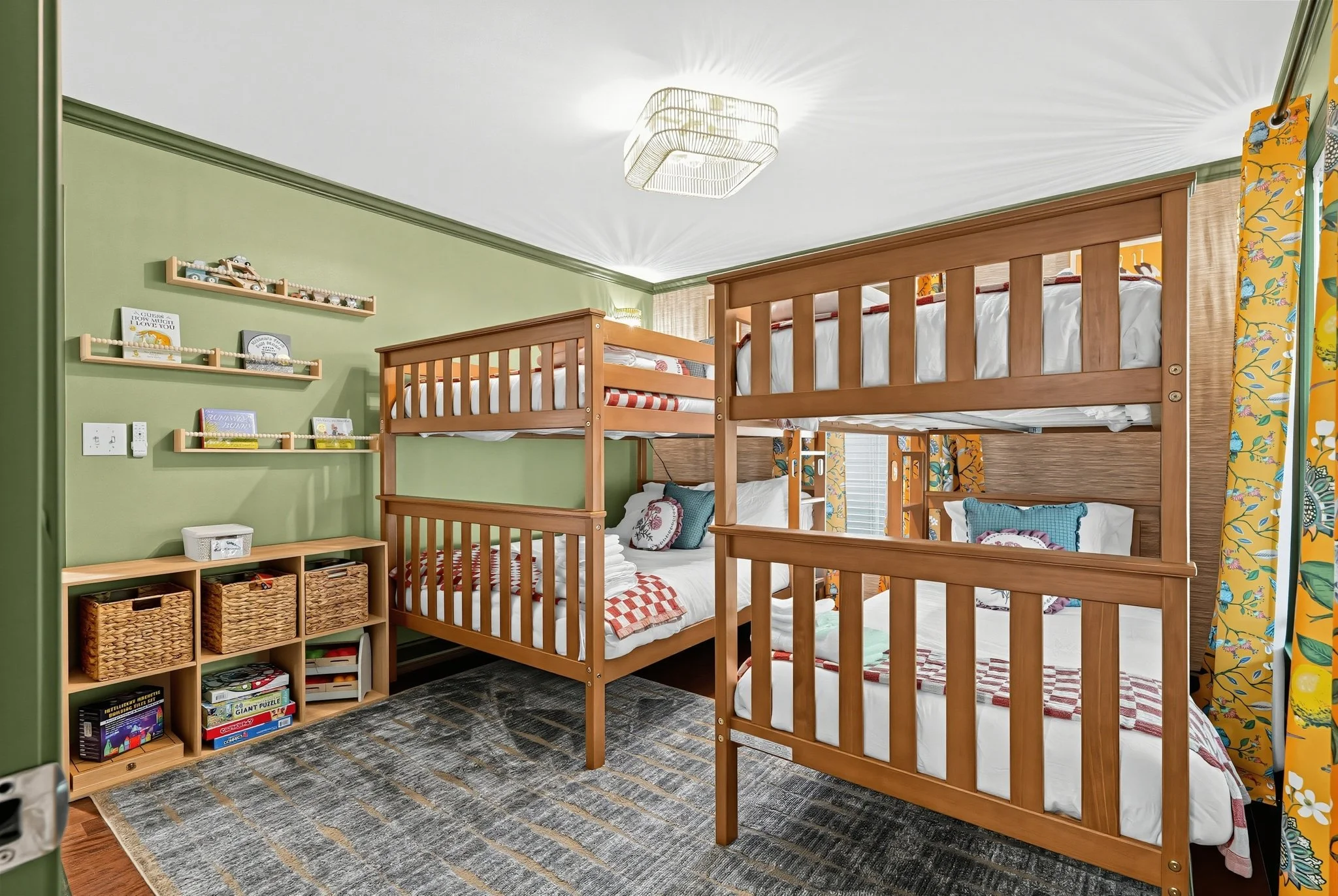 28_2327_Pinckney_Ave-Bedroom-6155.jpg