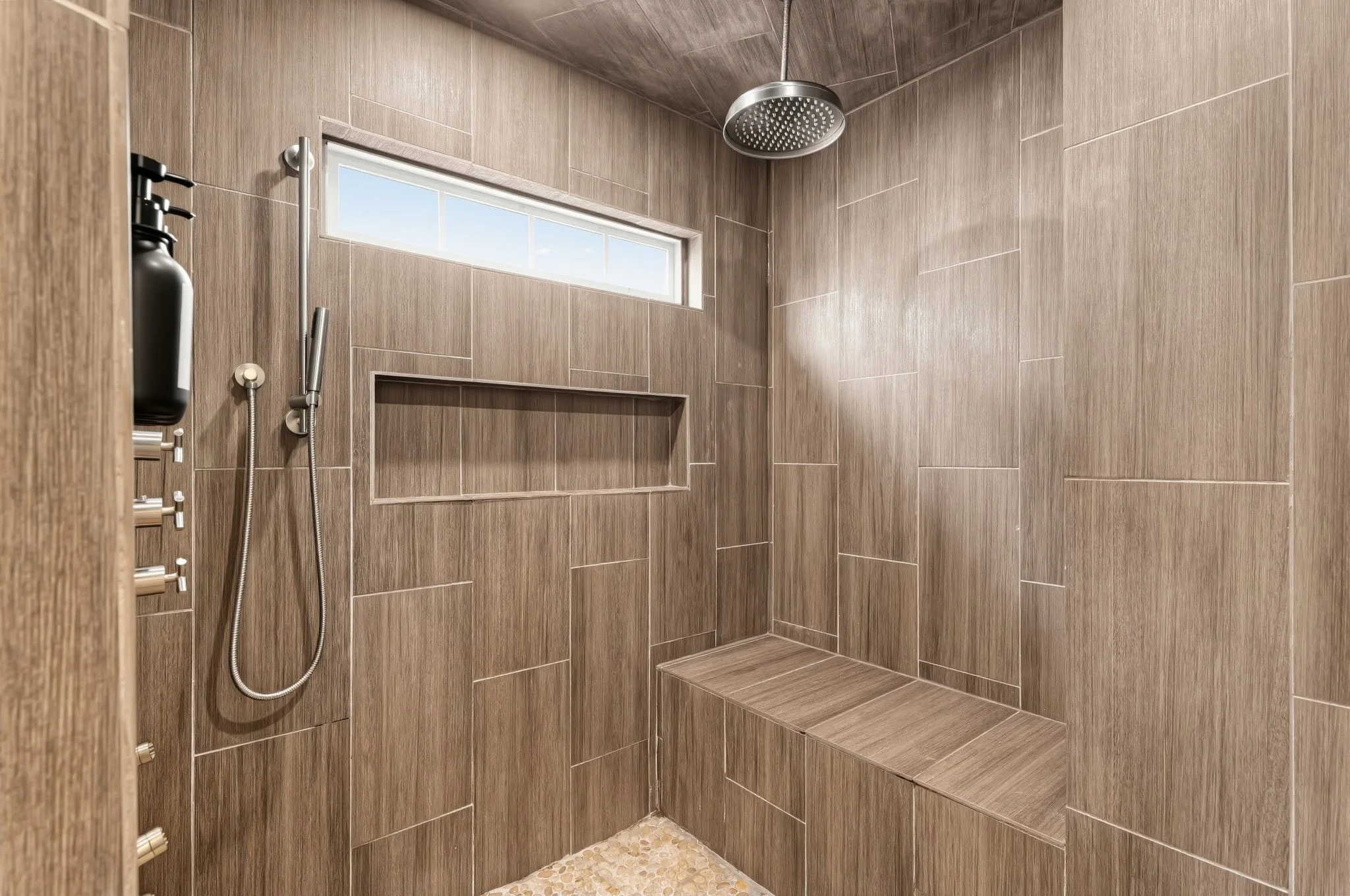 31_2327_Pinckney_Ave-Bathroom-6246.jpg