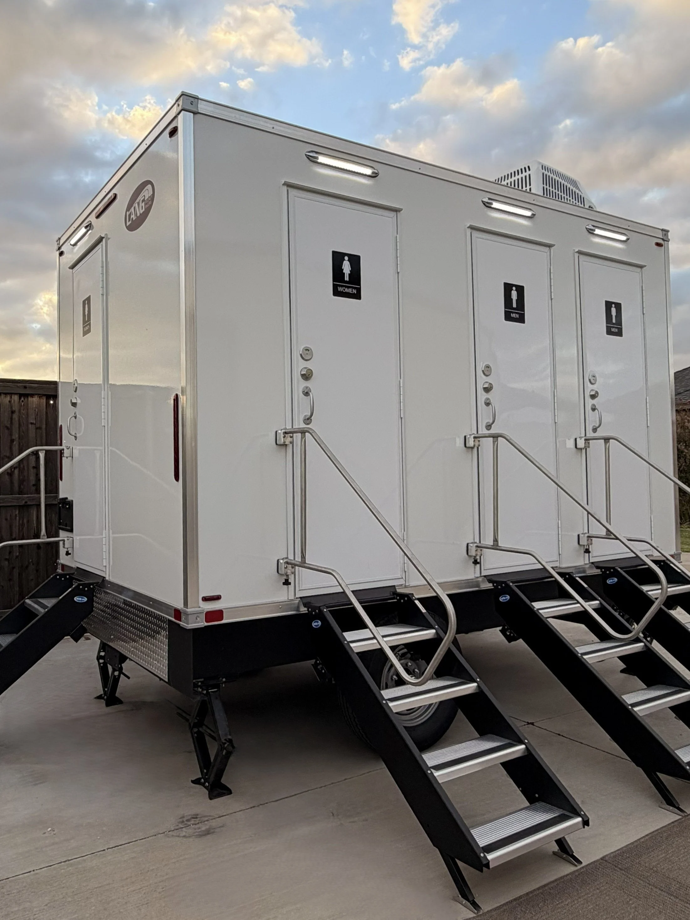 Trailer Exterior Angle