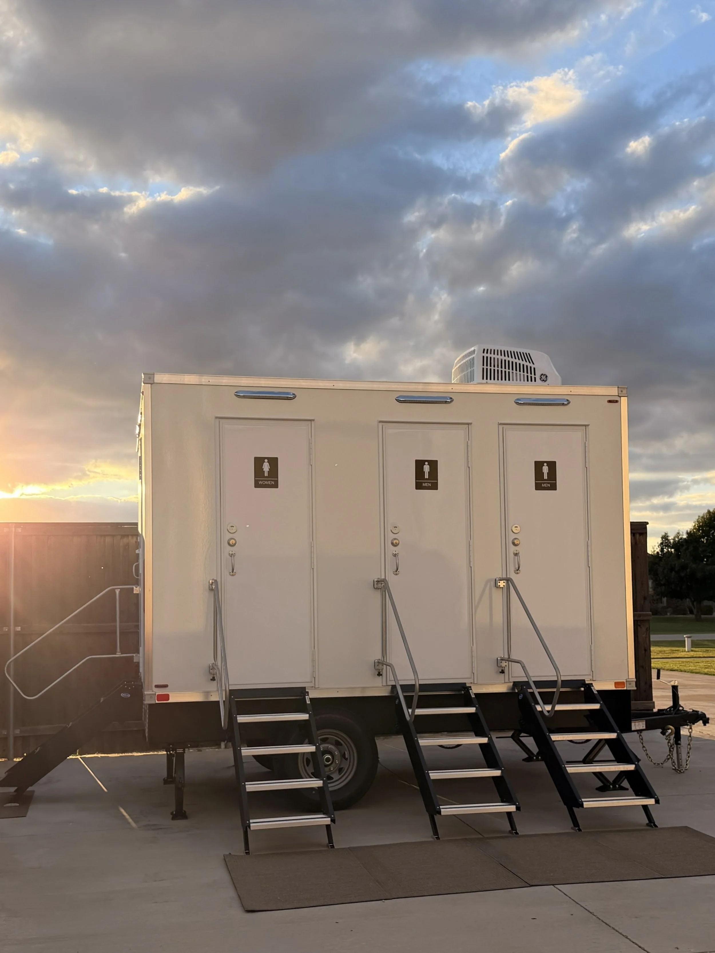 Trailer Exterior View