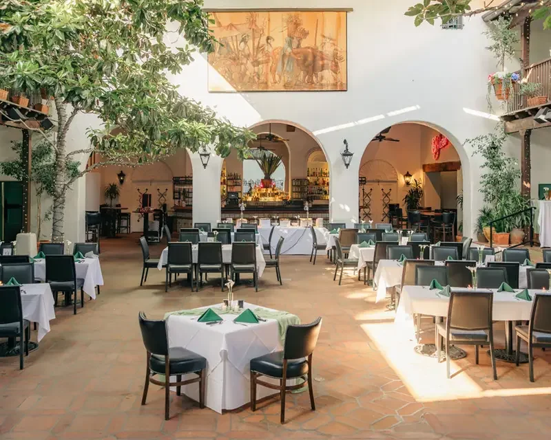 Zoe-Rae-Santa-Barbara-Photographer-Justina-Andy-Wedding-22.webp