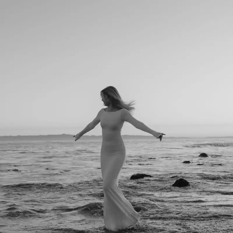 Zoe-Rae-Santa-Barbara-Photographer-Chloe-Dalzell-Portraits-5.webp
