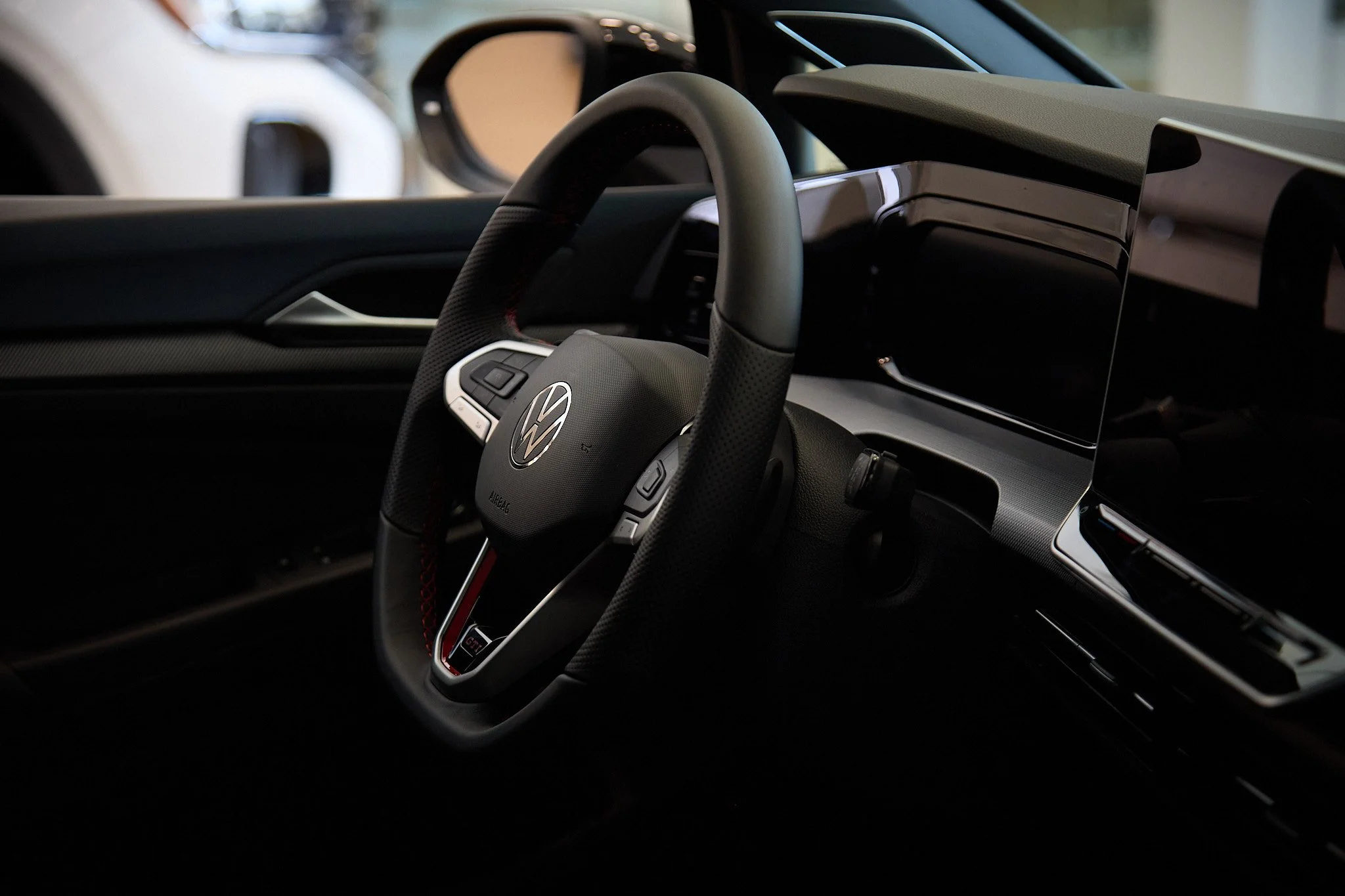 20260903_CarDealershipPhotoshoot_296_web.jpg