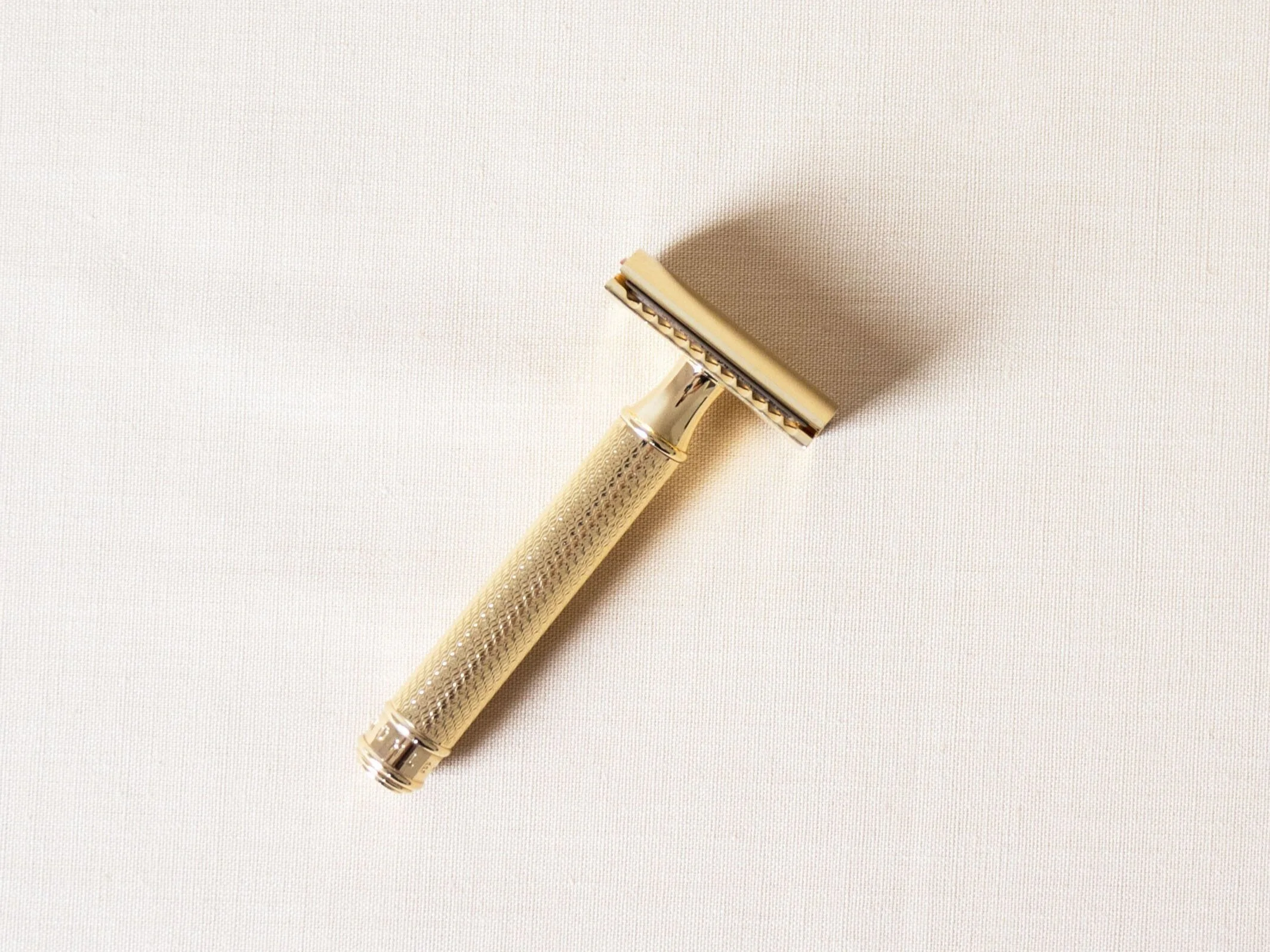 Safety RazorNo more disposable plastic razors going to landfill!Safety razors are a great alternative - just buy the stainless steel blades.Caliwoods NZ even have a collection scheme for the blades once you have used up all the sharpness. These are …