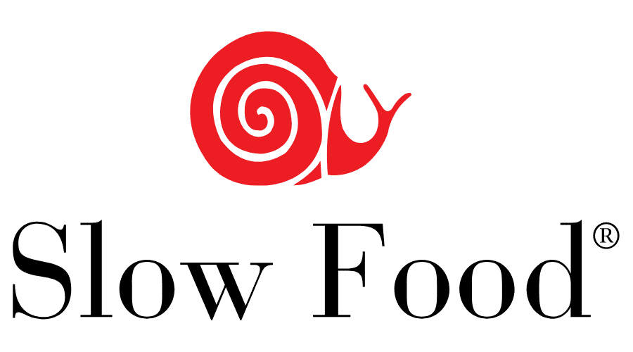 Logo van Slow Food met een rode slak boven de tekst.