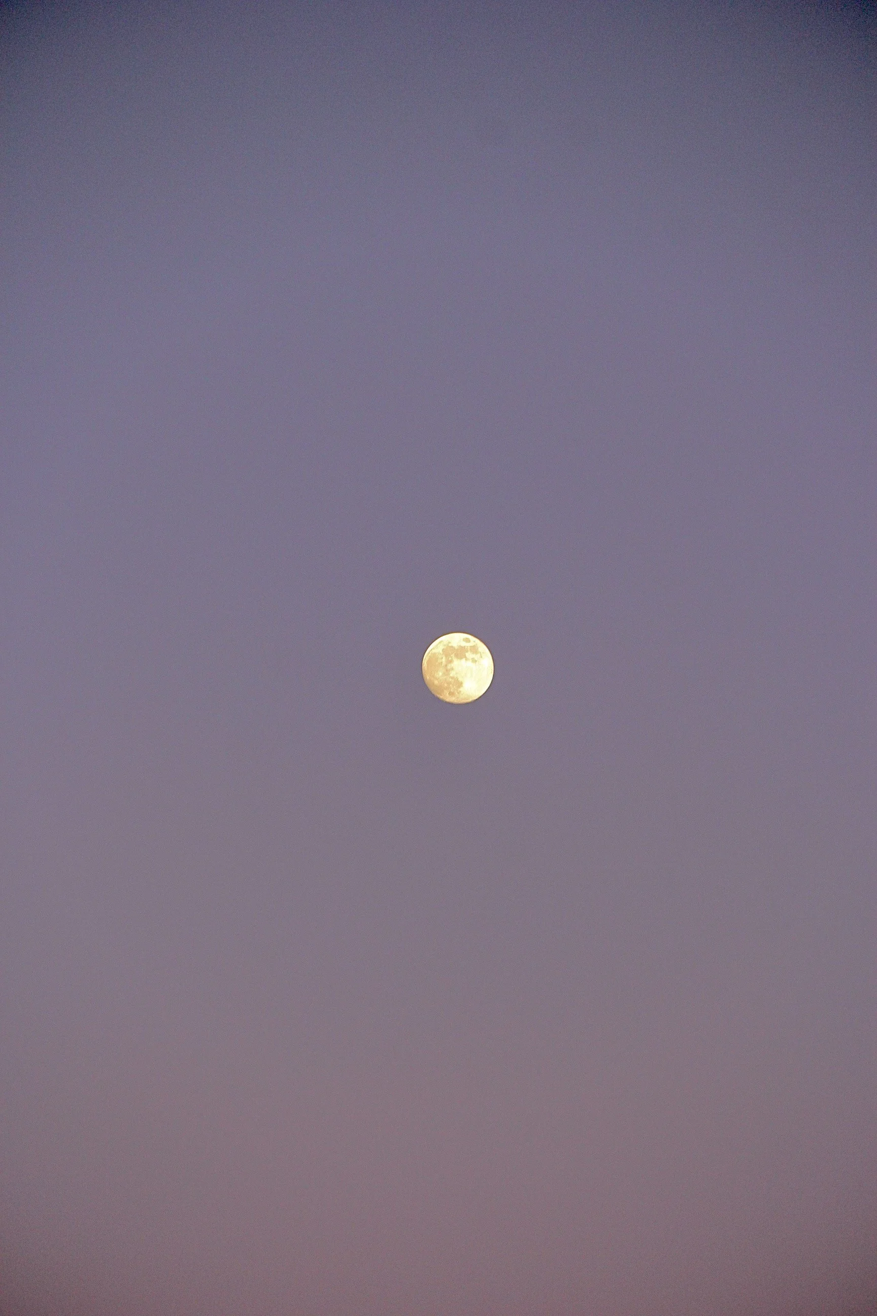 Full moon by LAMERIA