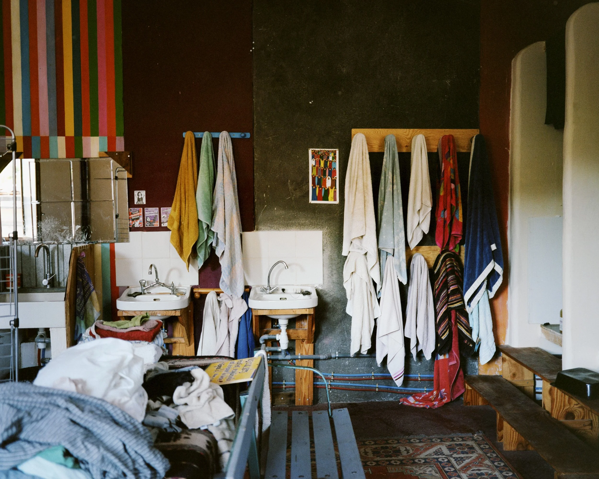 Salle de bain partagée du moulinage de Chirols.