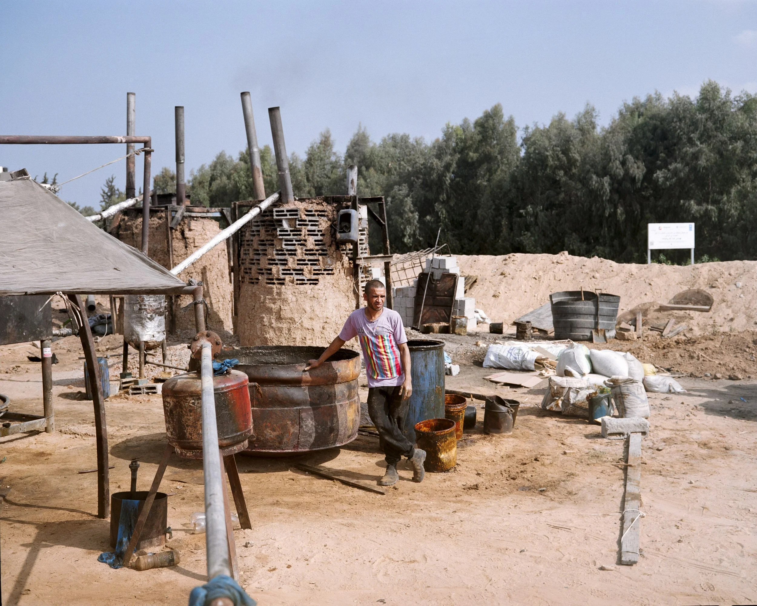 Plastic-to-petrol plant. Wadi Gaza, October 4, 2022. © Lucien Lung / Riva-Press