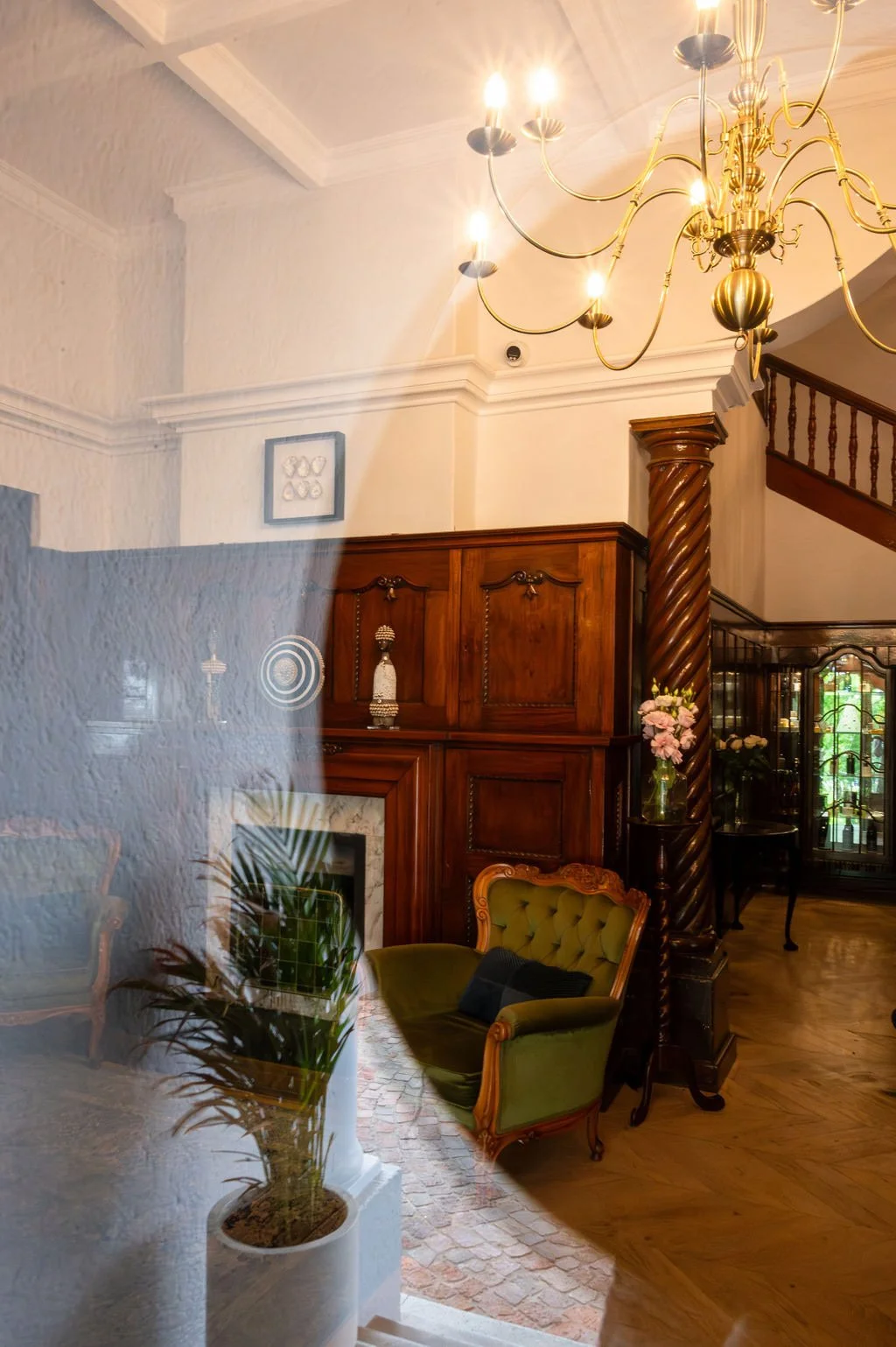 hotel-lobby-antique-furniture-staircase.jpg