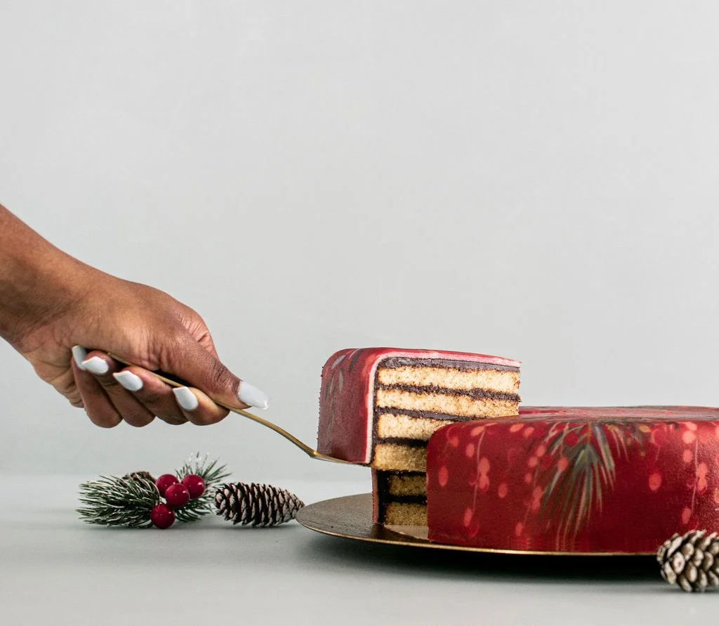 christmas-cake-red-floral-fondant-slice.jpeg