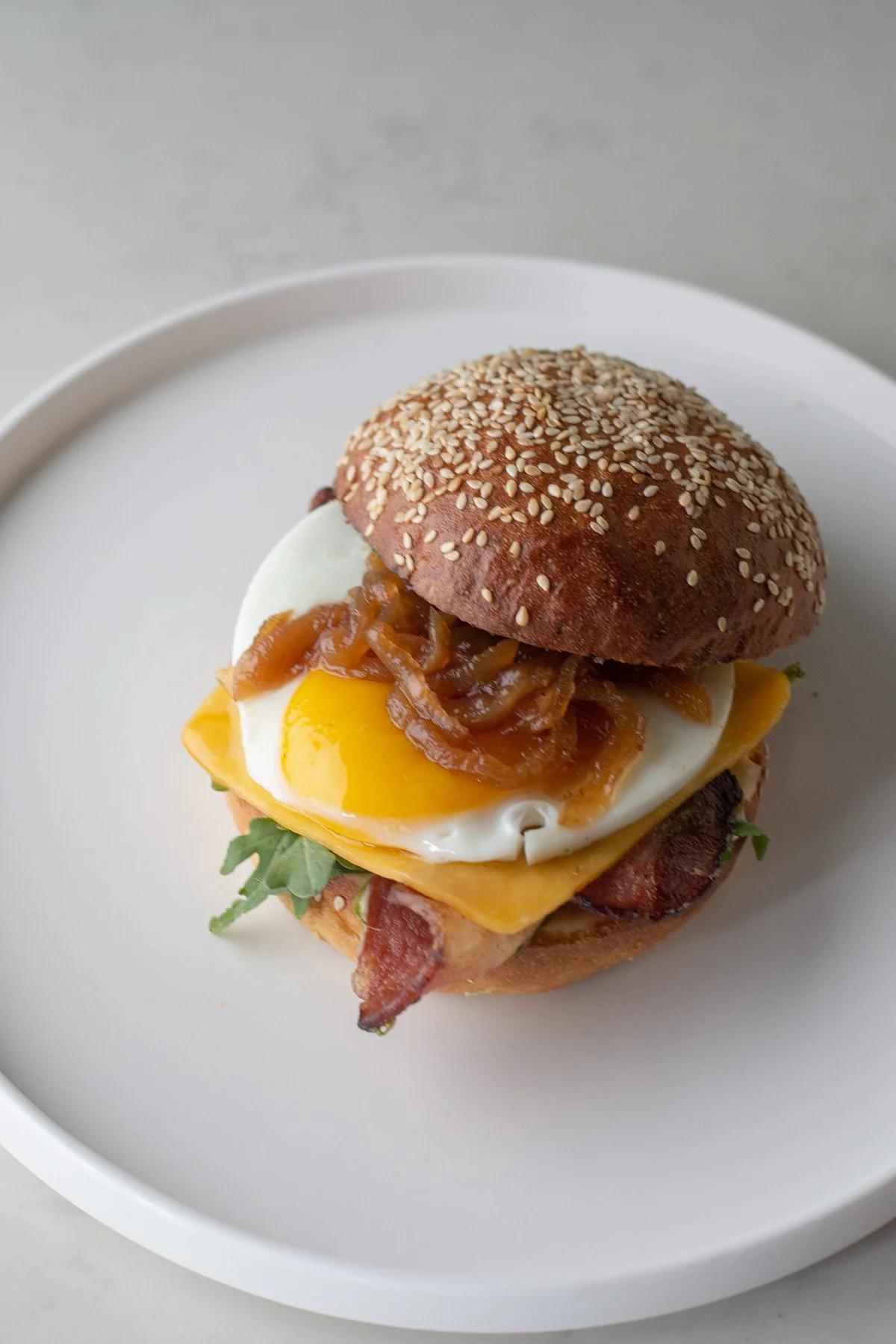 catias-breakfast-burger-fried-egg.jpg