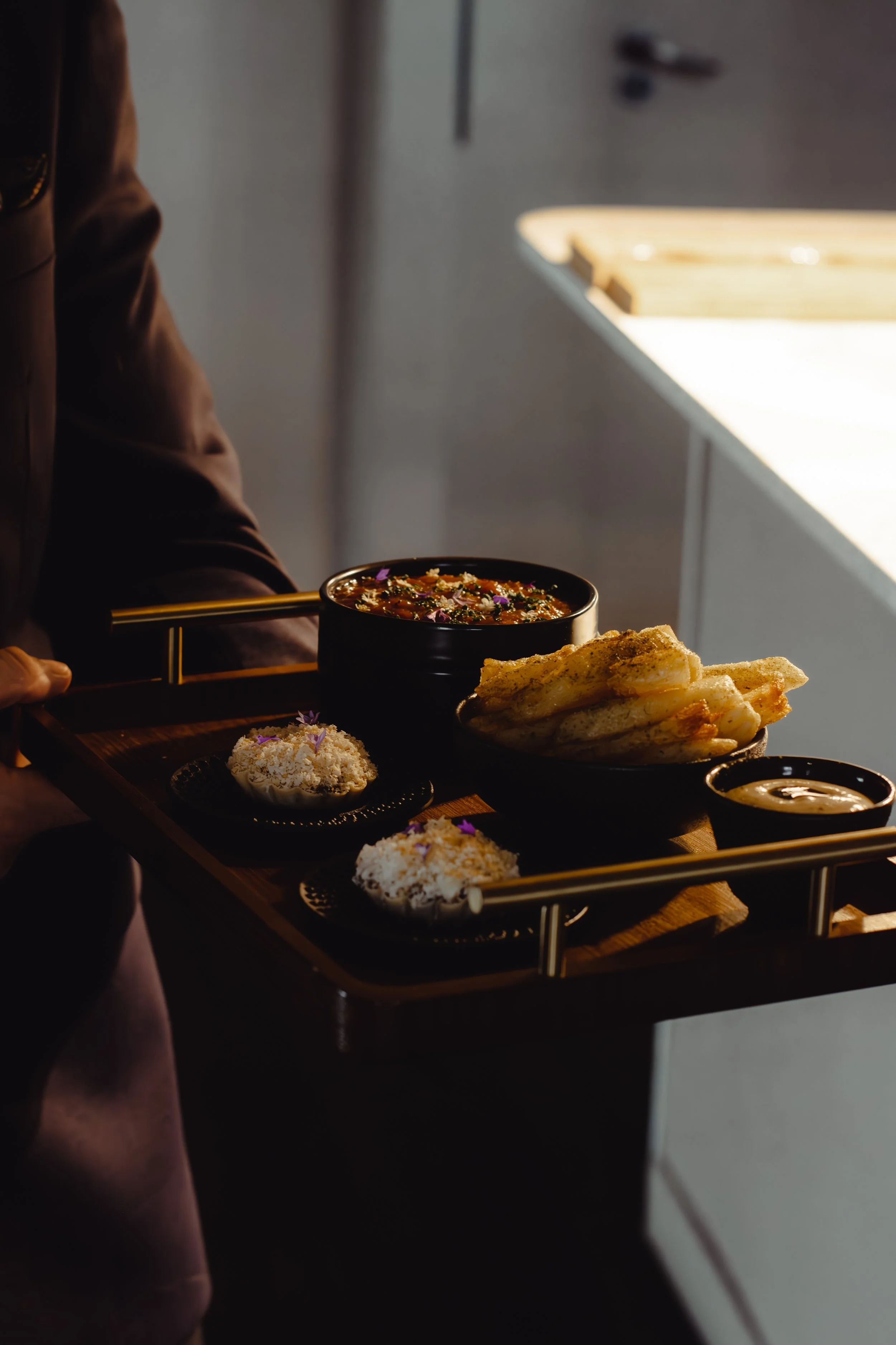 mertia-server-canape-tray-service.jpg