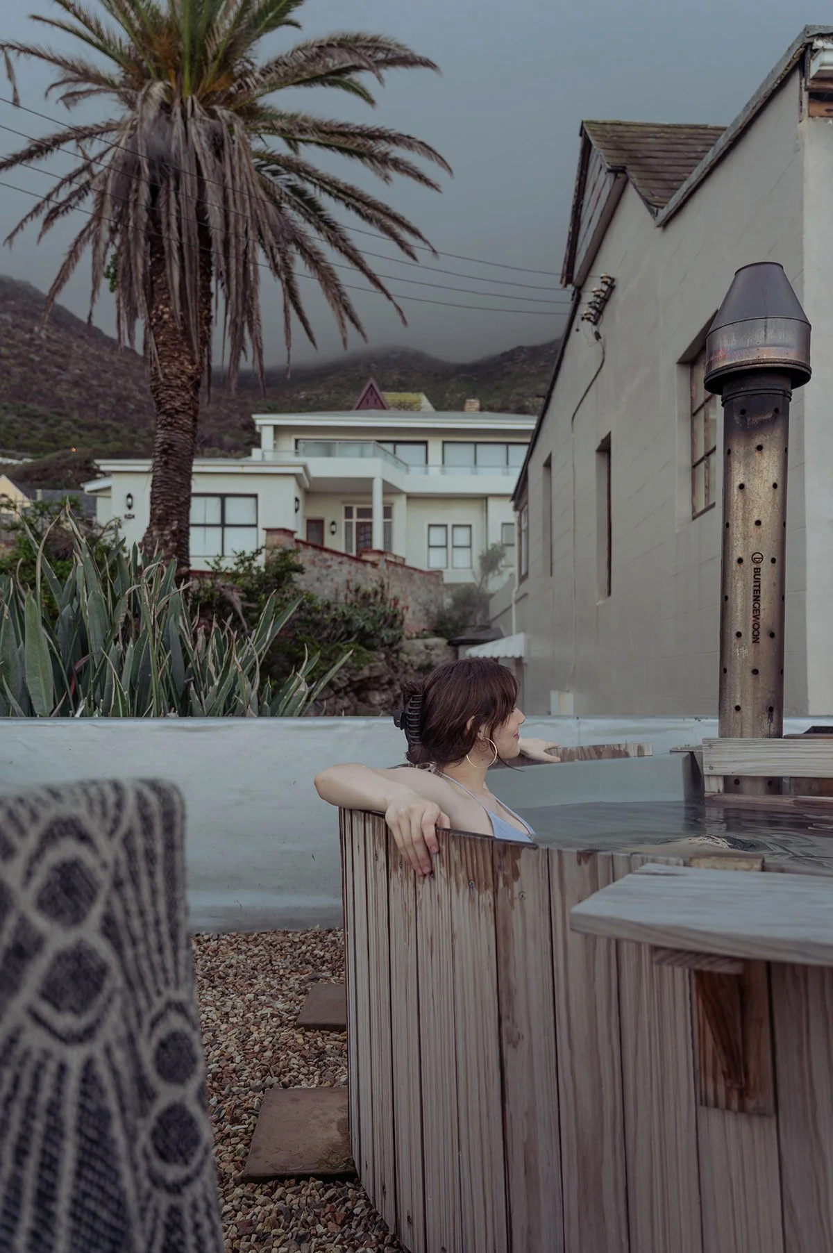 hot-tub-guest-mountain-view-dusk.jpg